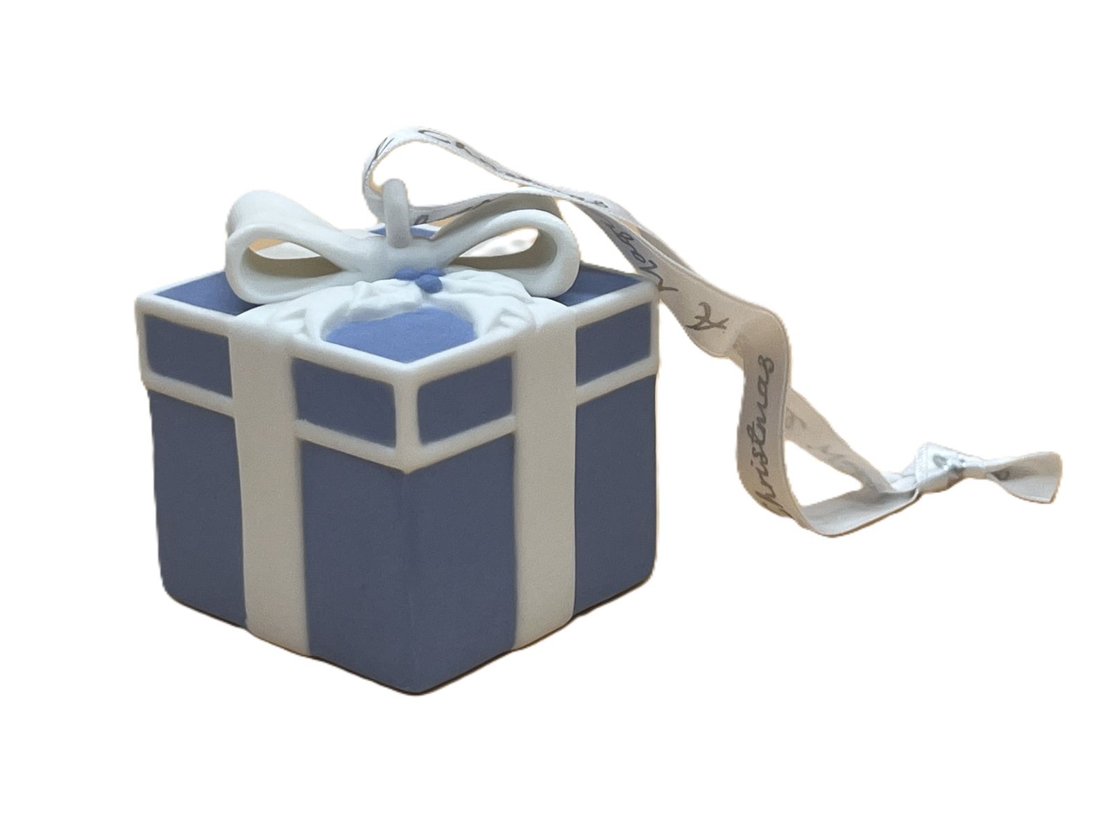 Wedgwood Pottery Christmas Present / Gift Tree Hanging Ornament. Boxed. photo furniture