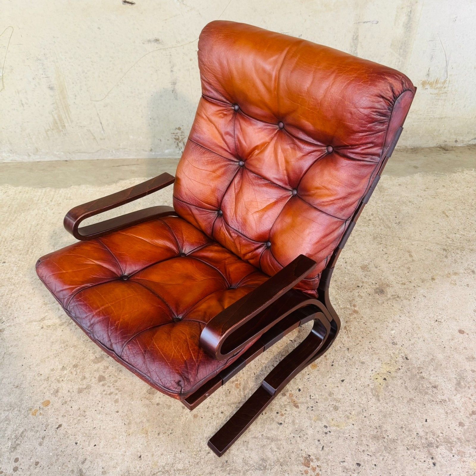 Norwegian Hove Møbler 'Skyline' Lounge Chair  & Footstool – 1970s Leather #A722 photo 945.0