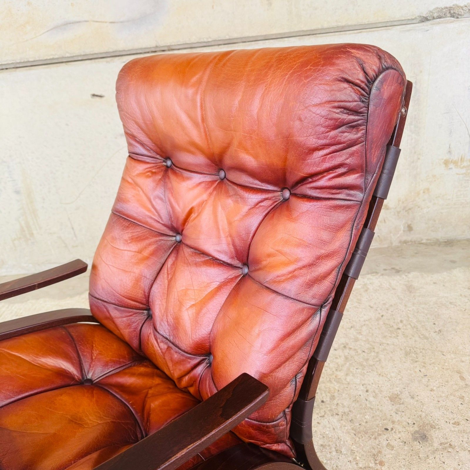 Norwegian Hove Møbler 'Skyline' Lounge Chair  & Footstool – 1970s Leather #A722 photo vinterior