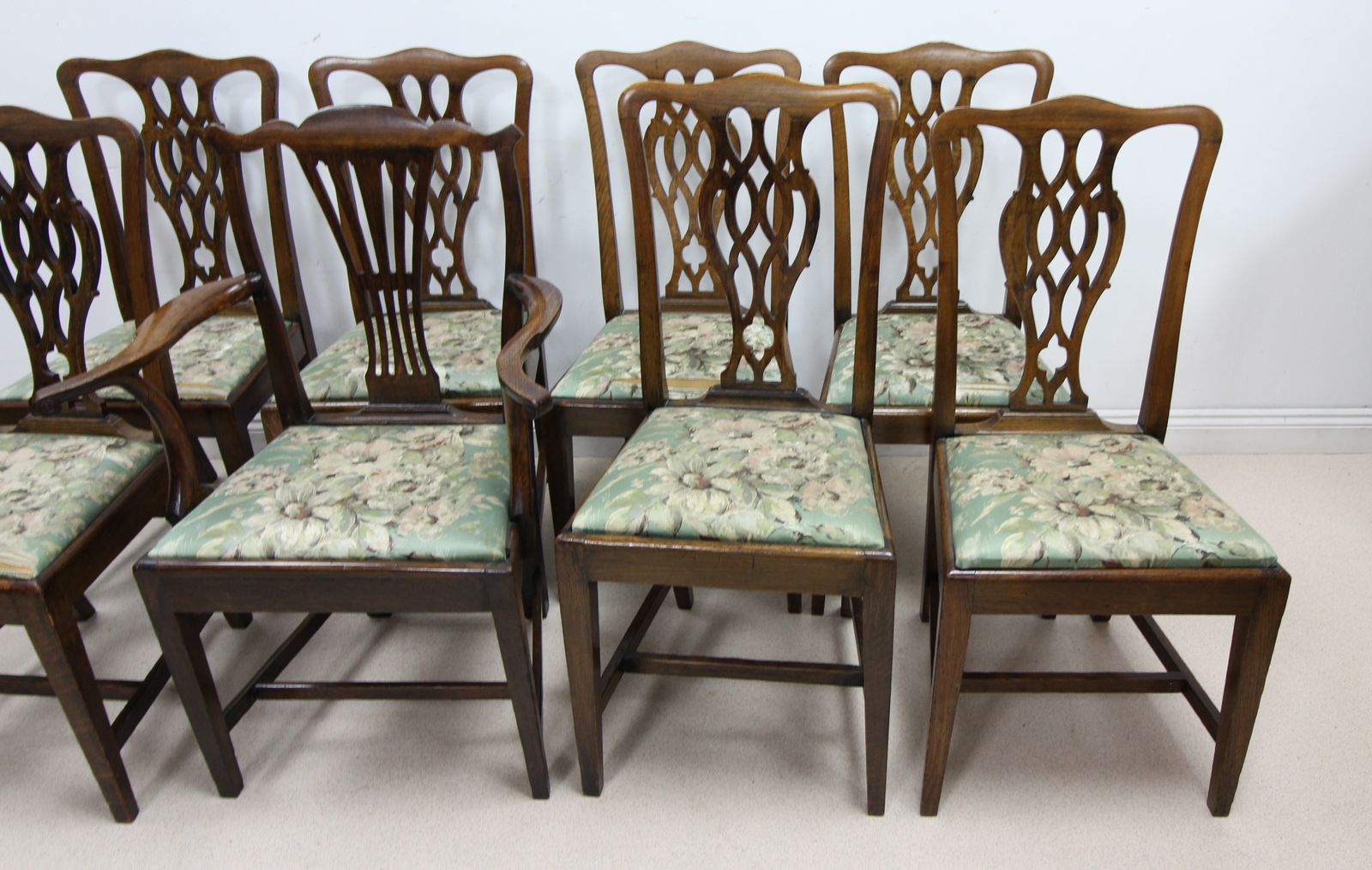 Set Of 8 Vintage Chippendale Style Dining Or Occasional Chairs photo buy