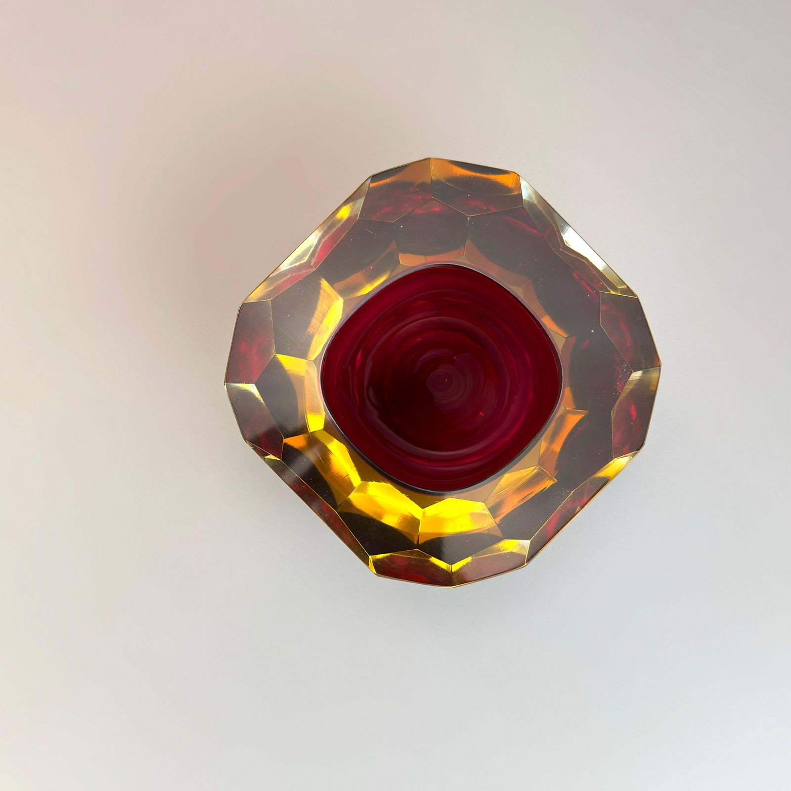 Murano Glass Faceted Sommerso Bowl In Pink And Yellow, Italy, 1960s photo vinterior