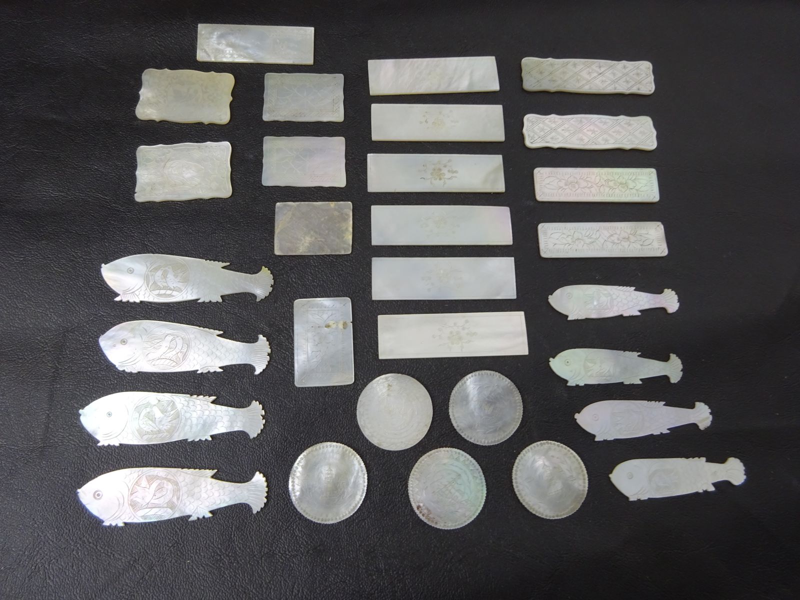 30 Antique Mother Of Pearl Chequer Counters