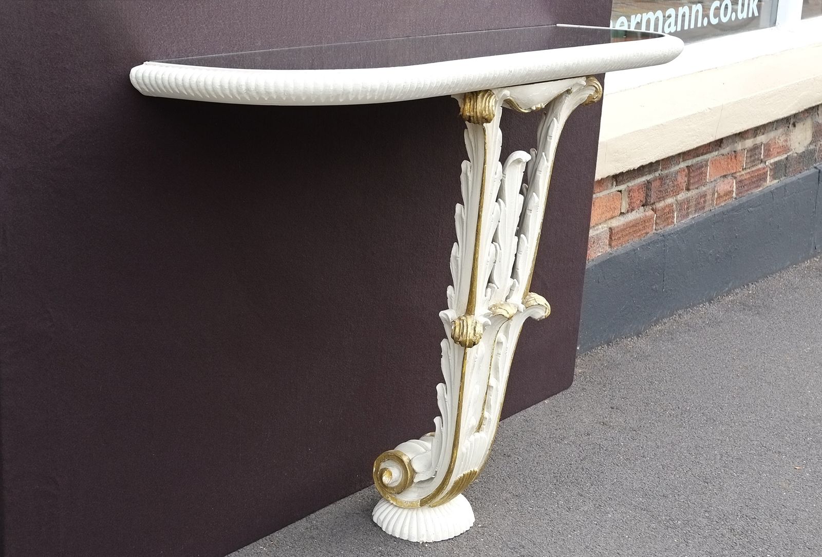 Italian Demi Lune Console 1930's, Carved Wood, Painted And Gilded photo 790.0