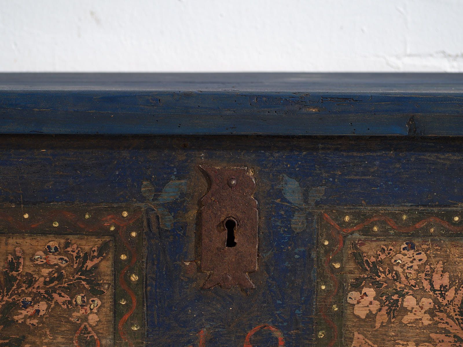 photo furniture Antique Navy Blue Bridal Trunk (Year 1855) #13