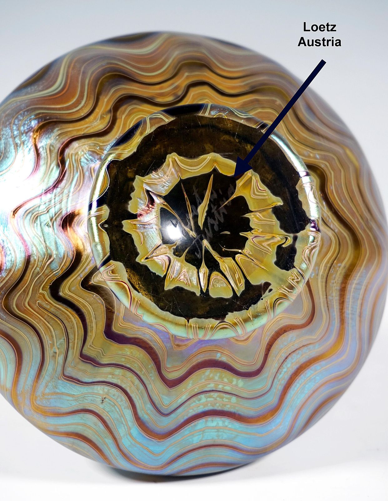 Loetz Art Nouveau Glass Vase Phenomenon Gre Crete 6893, Austria Hungary, Ca 1900 photo vinterior