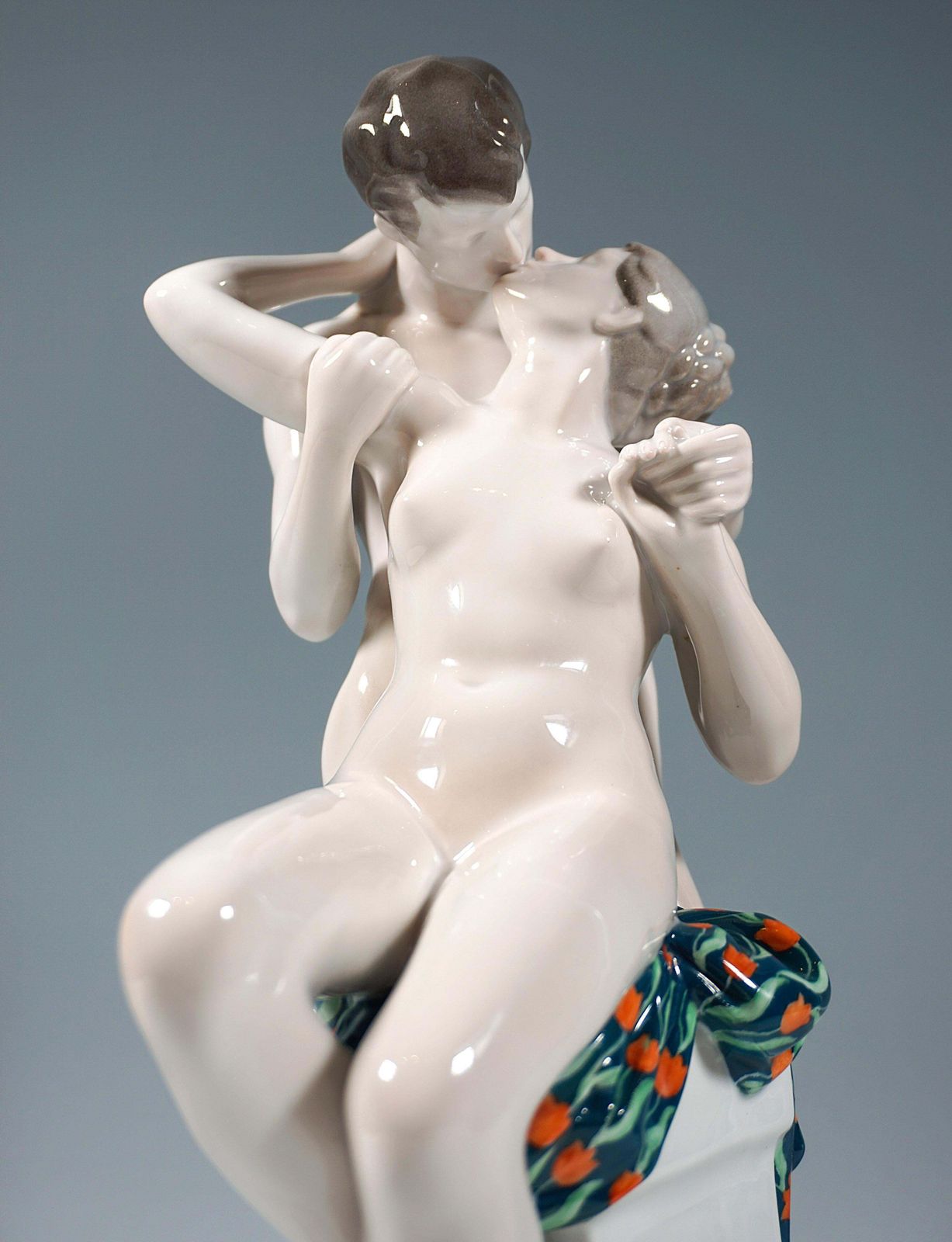 Large Porcelain Group 'Spring Of Love' By R. Aigner Rosenthal Selb Germany, 1916 photo 1954.0