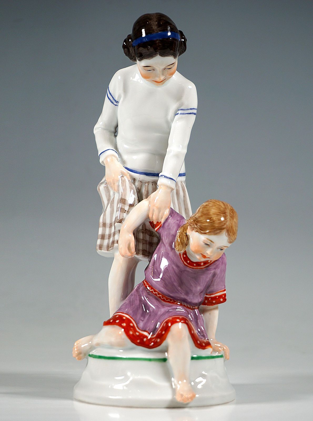 Art Nouveau Children Group 'Two Girls', By A. Koenig, Meissen Germany, Ca 1912 photo vinterior