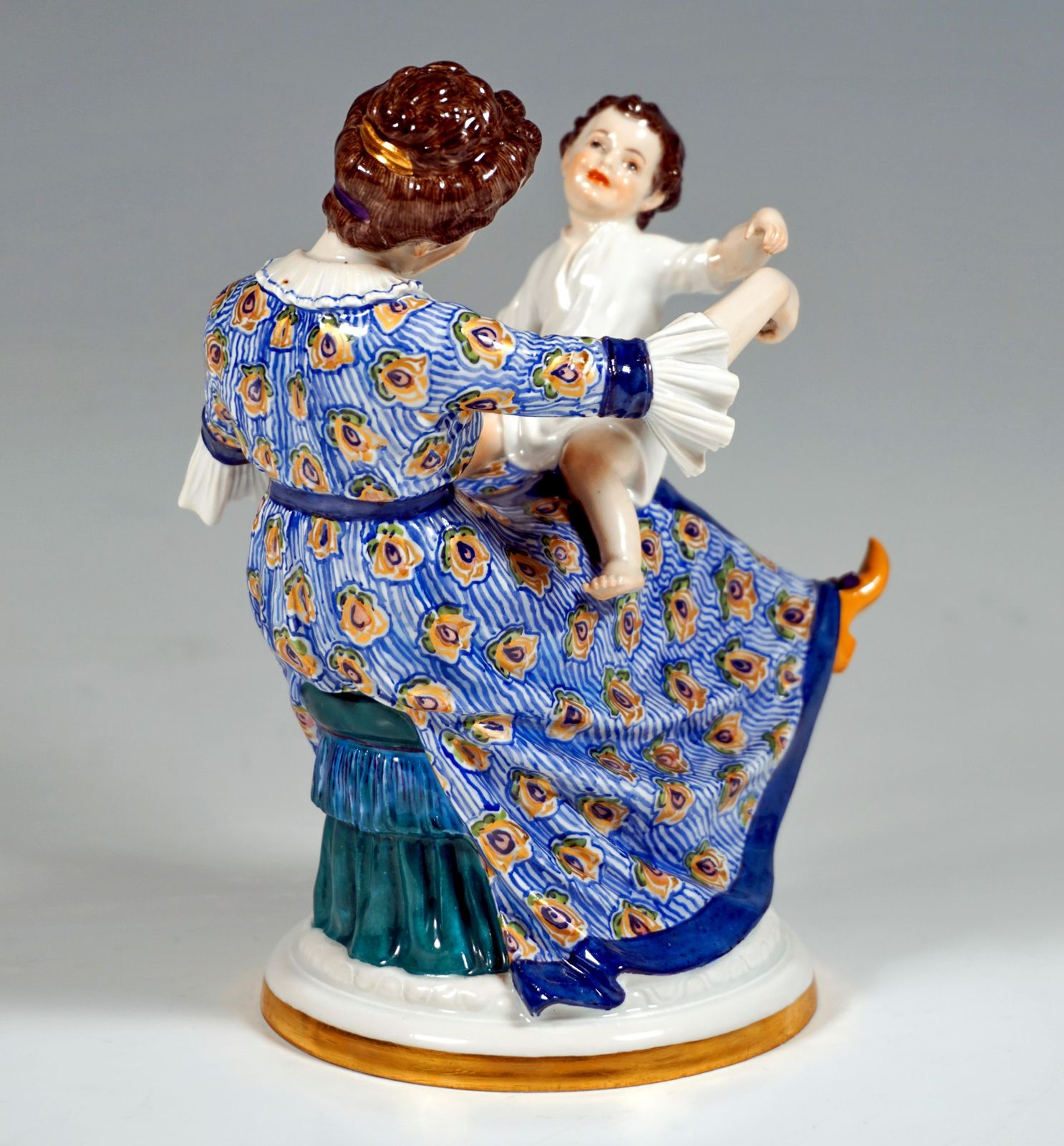 Art Nouveau Group 'Mother With Child', By Paul Helmig, Meissen Germany, Ca 1912 photo for sale