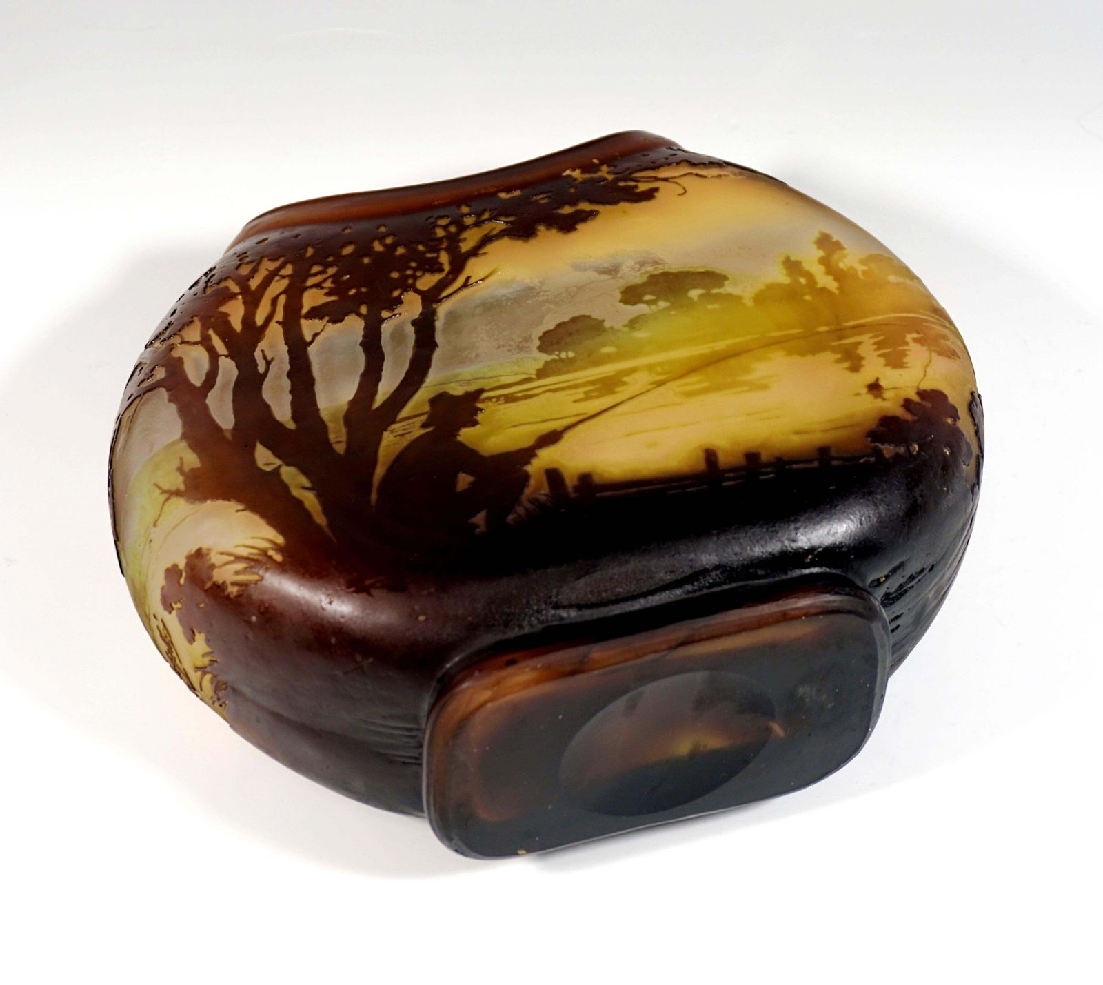 photo furniture Large Round émile Gallé Art Nouveau Cameo Vase With Seascape Decor, France 1905