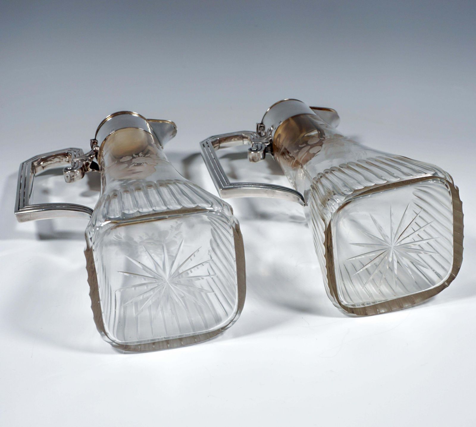 Pair Of Art Nouveau Glass Carafes With Silver Mounts, Gaston Bardiés Paris, 1900 photo 2353.0