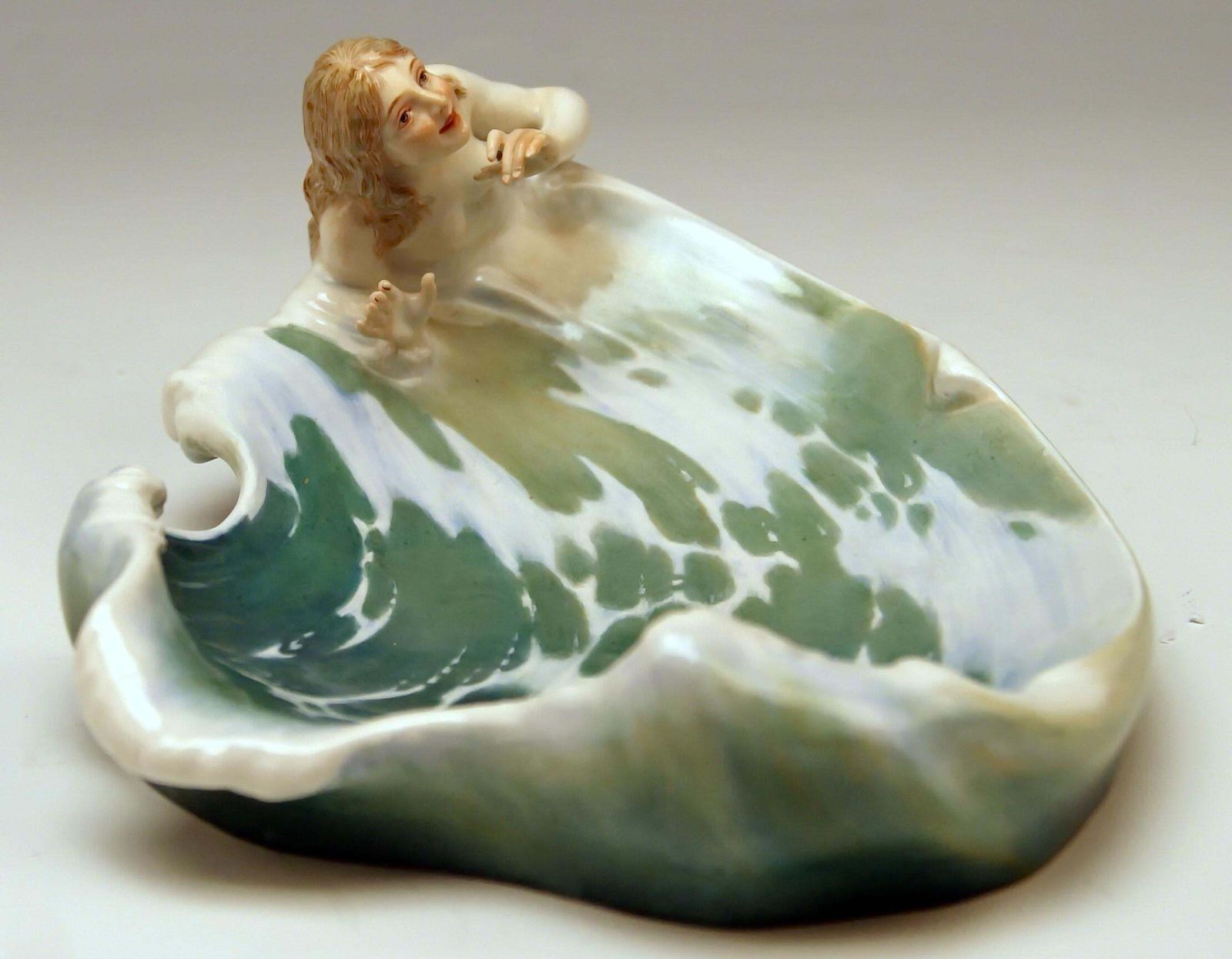 photo furniture Meissen The Wave Art Nouveau Bowl Figurine Henschtel Konrad Q 169, Circa 1900