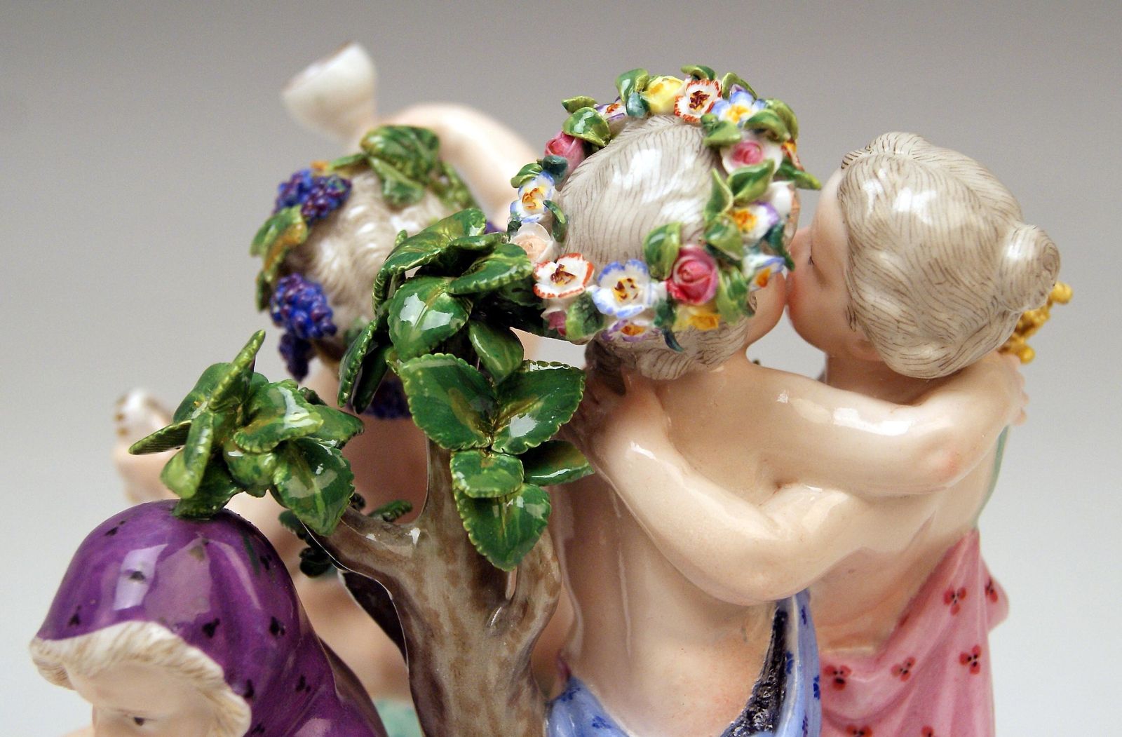 2291.0 Meissen Cherubs Four Seasons Figurines Model 1068 Kaendler Made, Circa 1870 photo