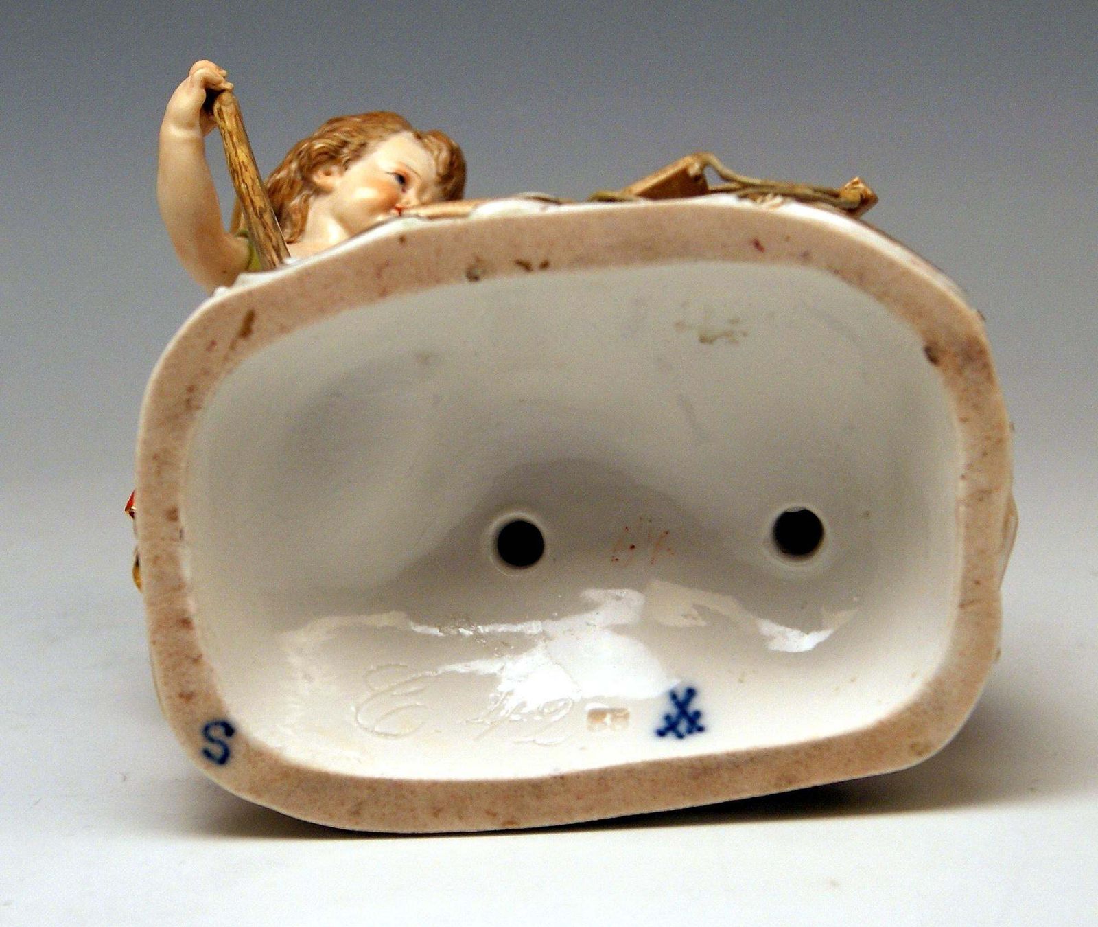 Meissen Figurines Cherubs Allegory Of Trading Model C42 By Schoenheit photo vintage