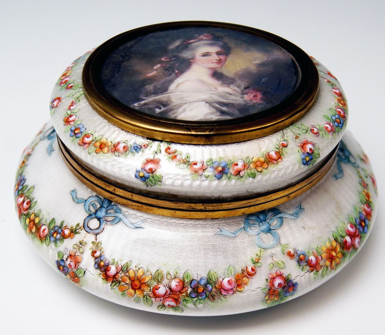 Enamel Box Gilt Inside Painted Flowers Garlands Lady's Portrait, France photo 2487.0