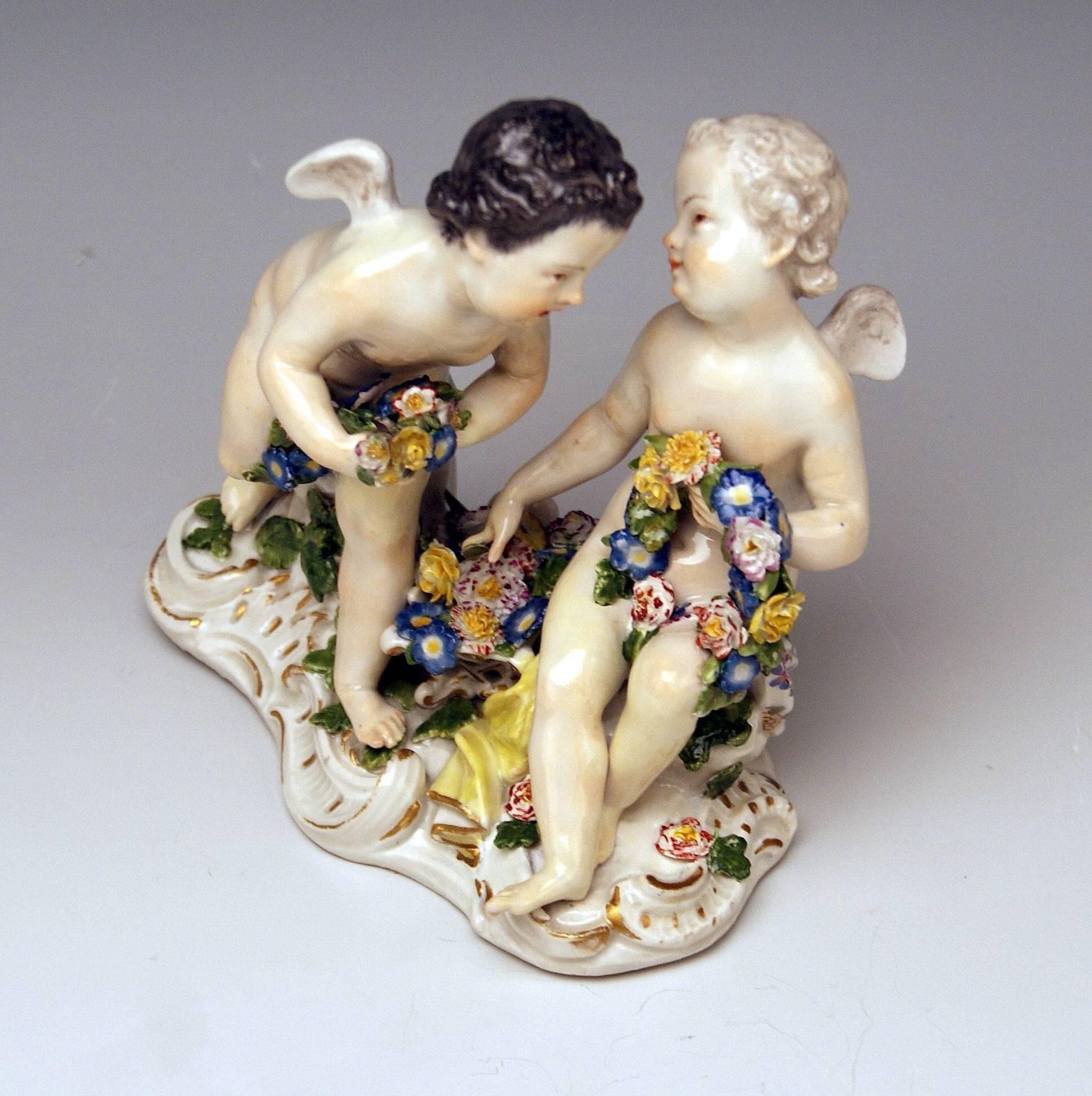 Meissen Rococo Cherubs Cupids Figurines With Flowers Model 2372 Kaendler 1755 60 photo vinterior
