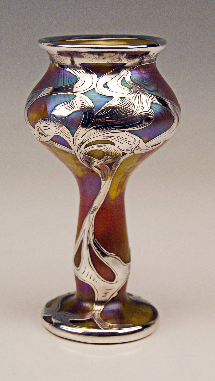 Vase Loetz Widow Art Nouveau Phaenomen Gre Silver Overlay, Circa 1900 photo vinterior