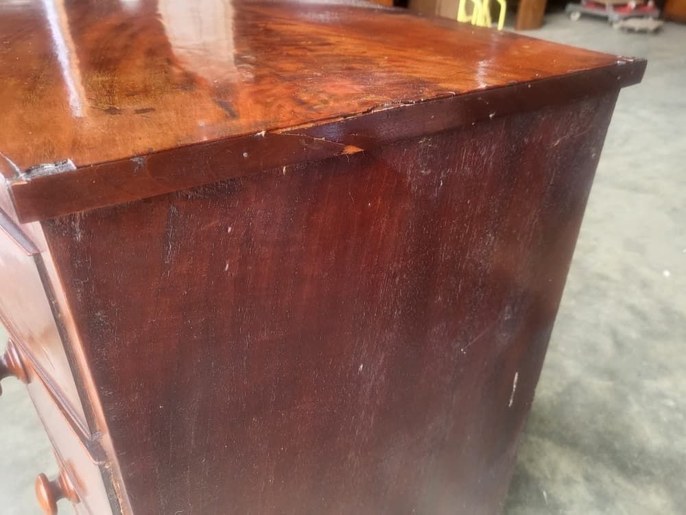 photo furniture Antique Victorian Mahogany Bow Front 2 Over 3 Chest Of Drawers