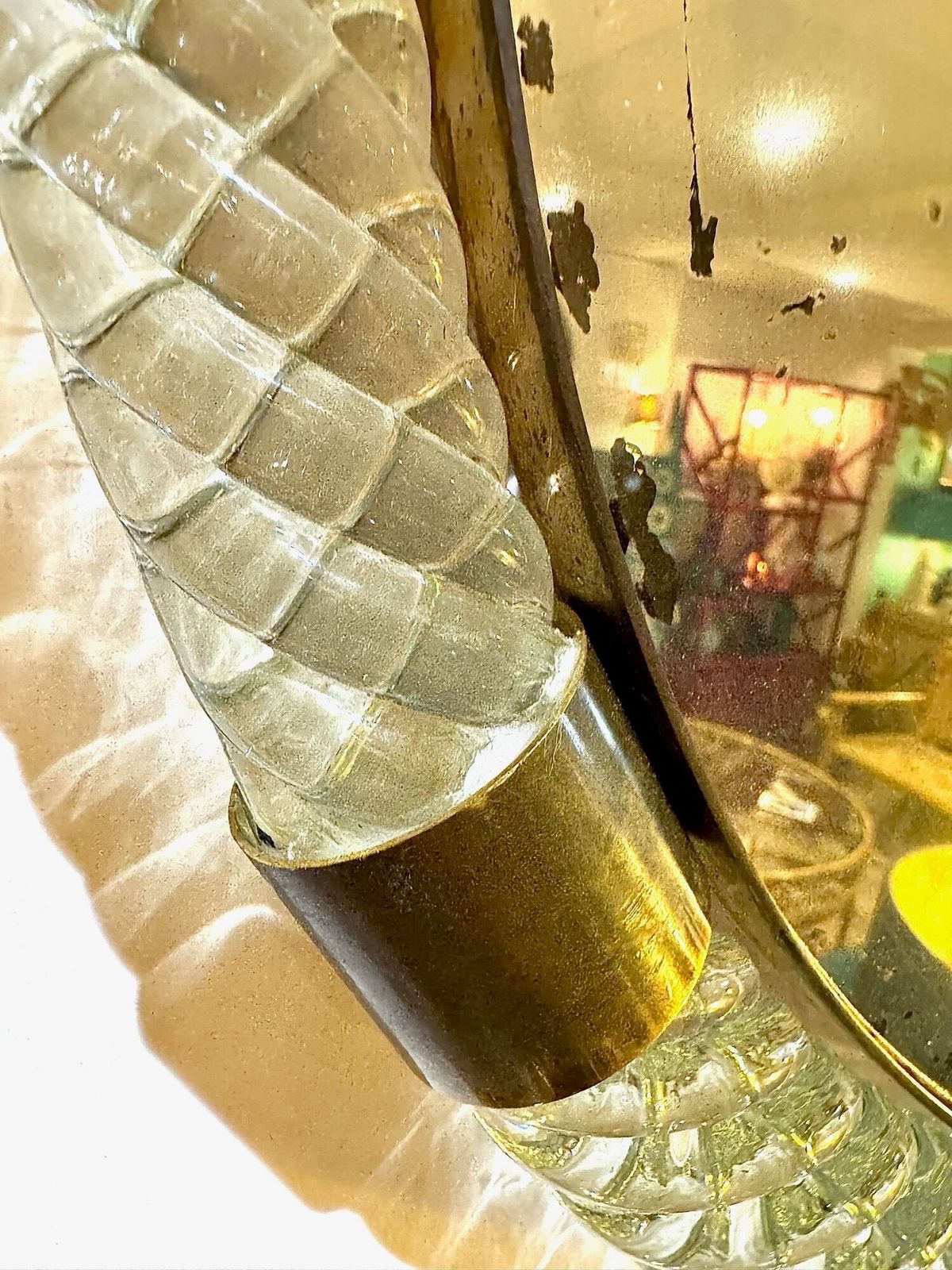 A Large 1940s Circular Murano Glass And Brass Mirror By Barovier And Toso photo vinterior