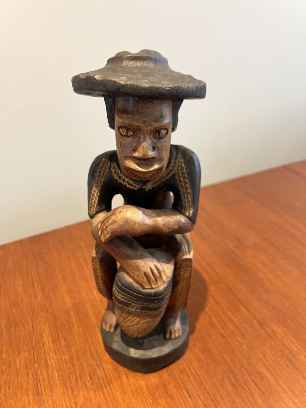 photo furniture Rare Vintage South American Folk Art Wooden Sculpture