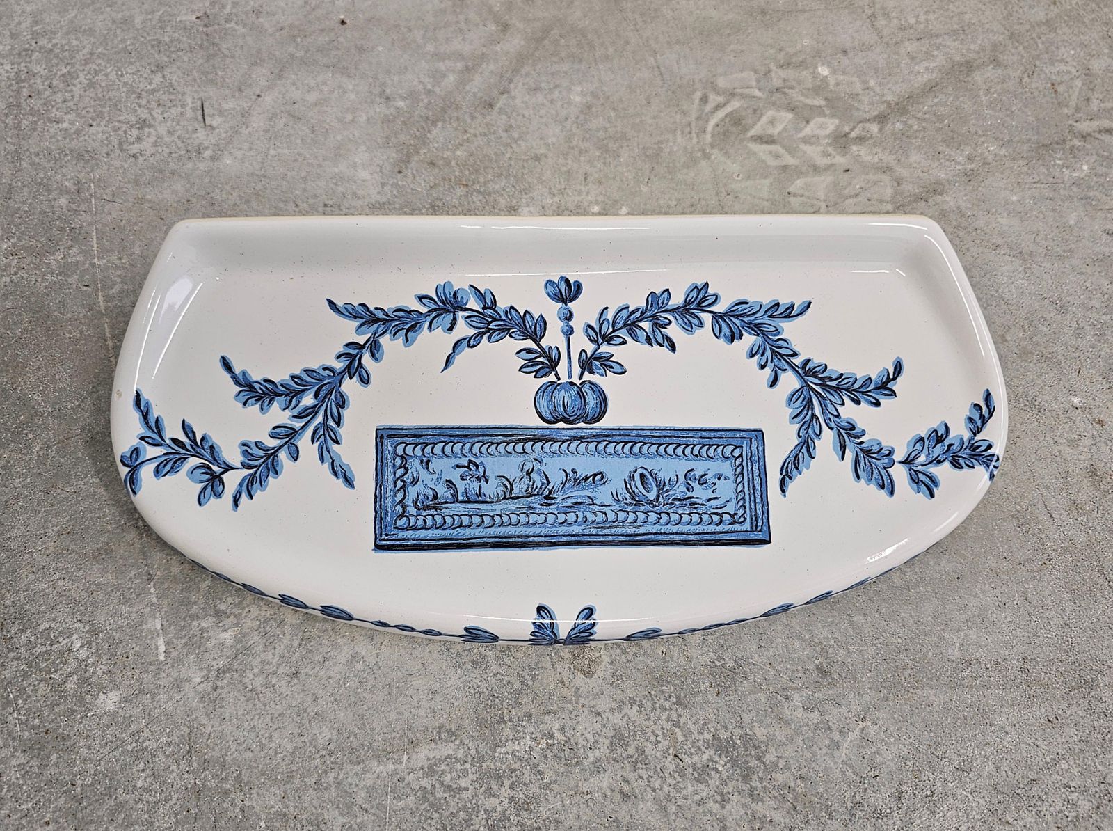 photo vinterior Hollywood Regency Porcelain Bathroom Set Of 13 Pcs By Porcelain De Paris