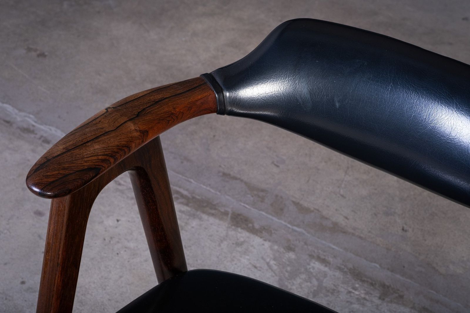 Vintage Danish Armchair In Rosewood By Erik Kirkegaard For Høng Stolefabrik, 1960s photo buy