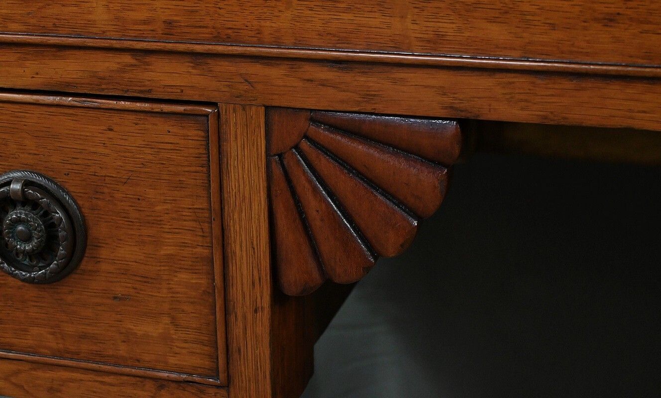 Small Oak Desk, Victorian Period, England – Late 19th Century photo vintage