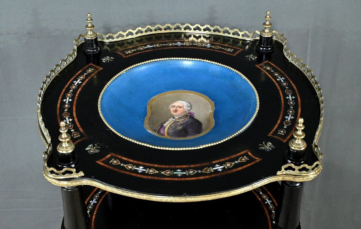 Blackened Wooden Stand, “Portrait Of Louis XVI”, Napoleon III Period – Mid 19th Century photo Home Decor