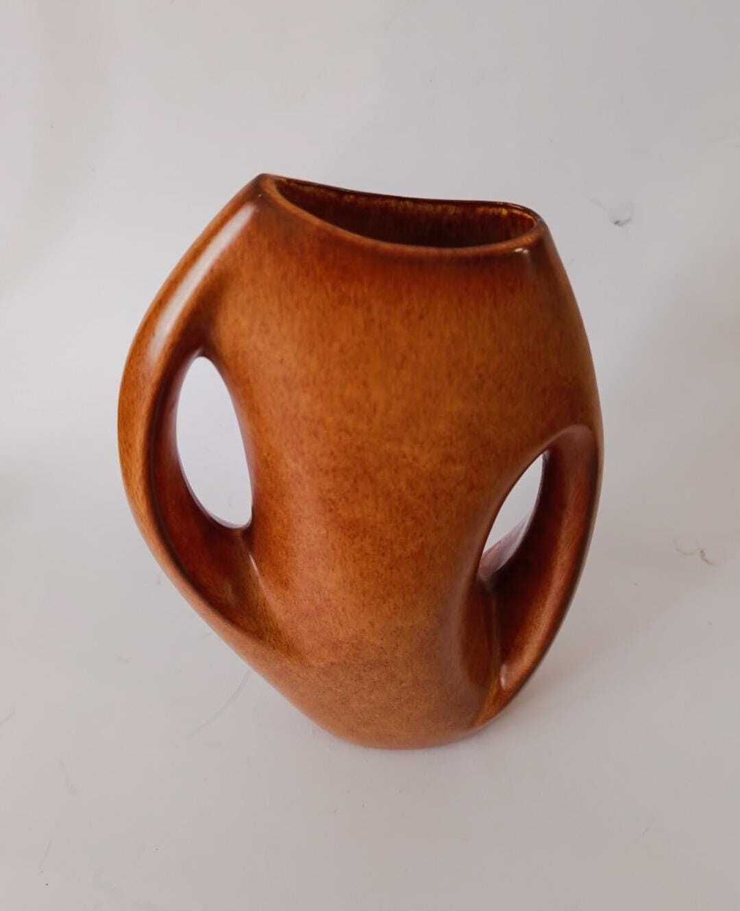 Bertoncello Vintage Space Age Futurist Ceramic Vase Designed By Roberto Rigon From The 1970s photo vinterior