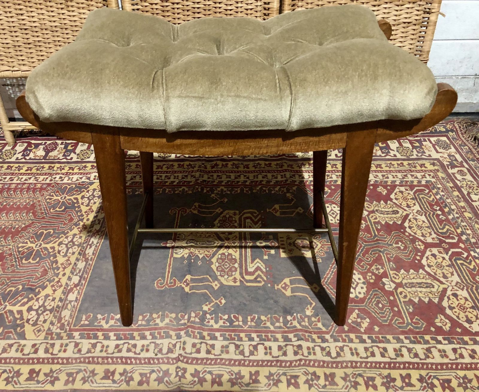 photo vintage Handsome Retro Teak Stool