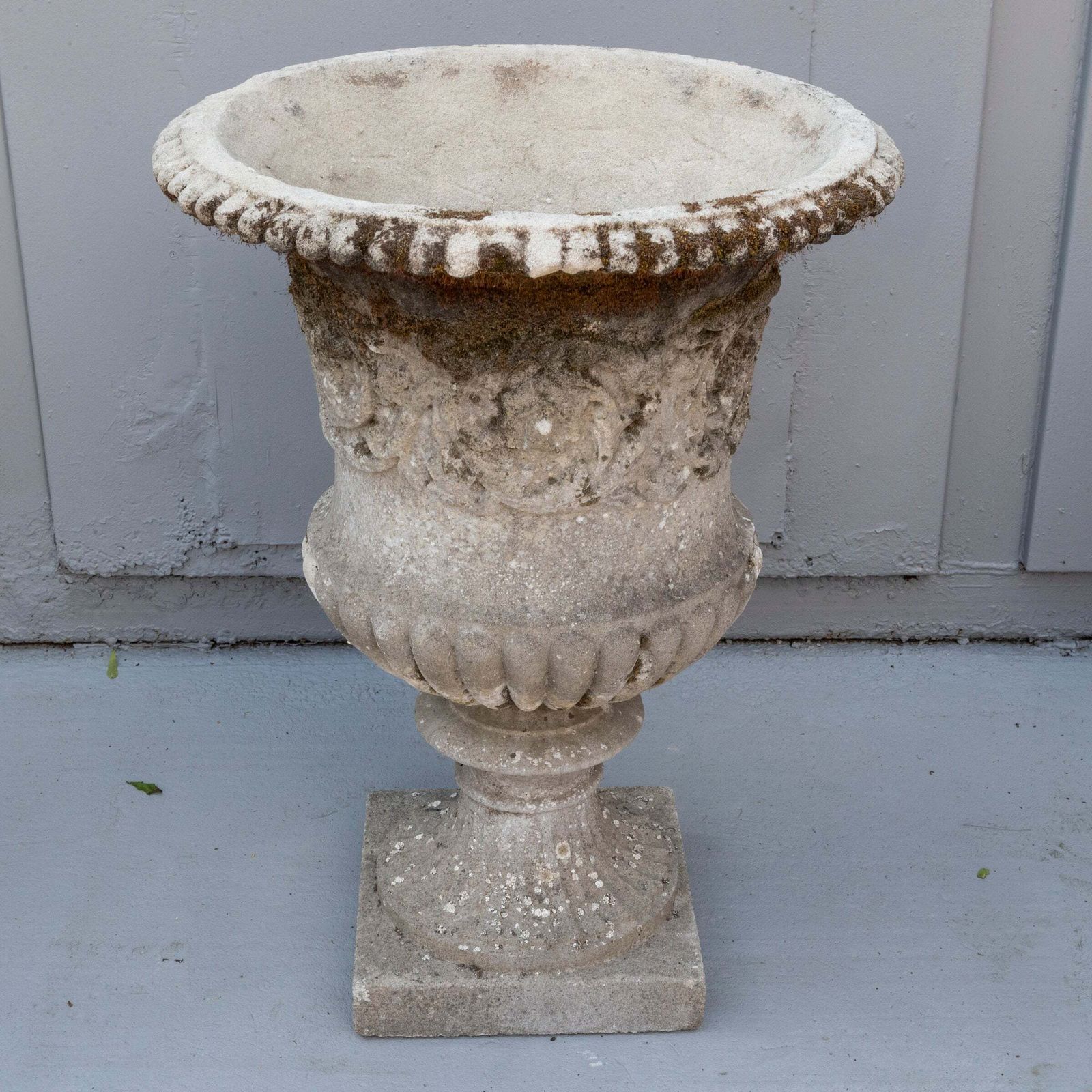 photo vinterior Antique Stone Urns | 3 Available