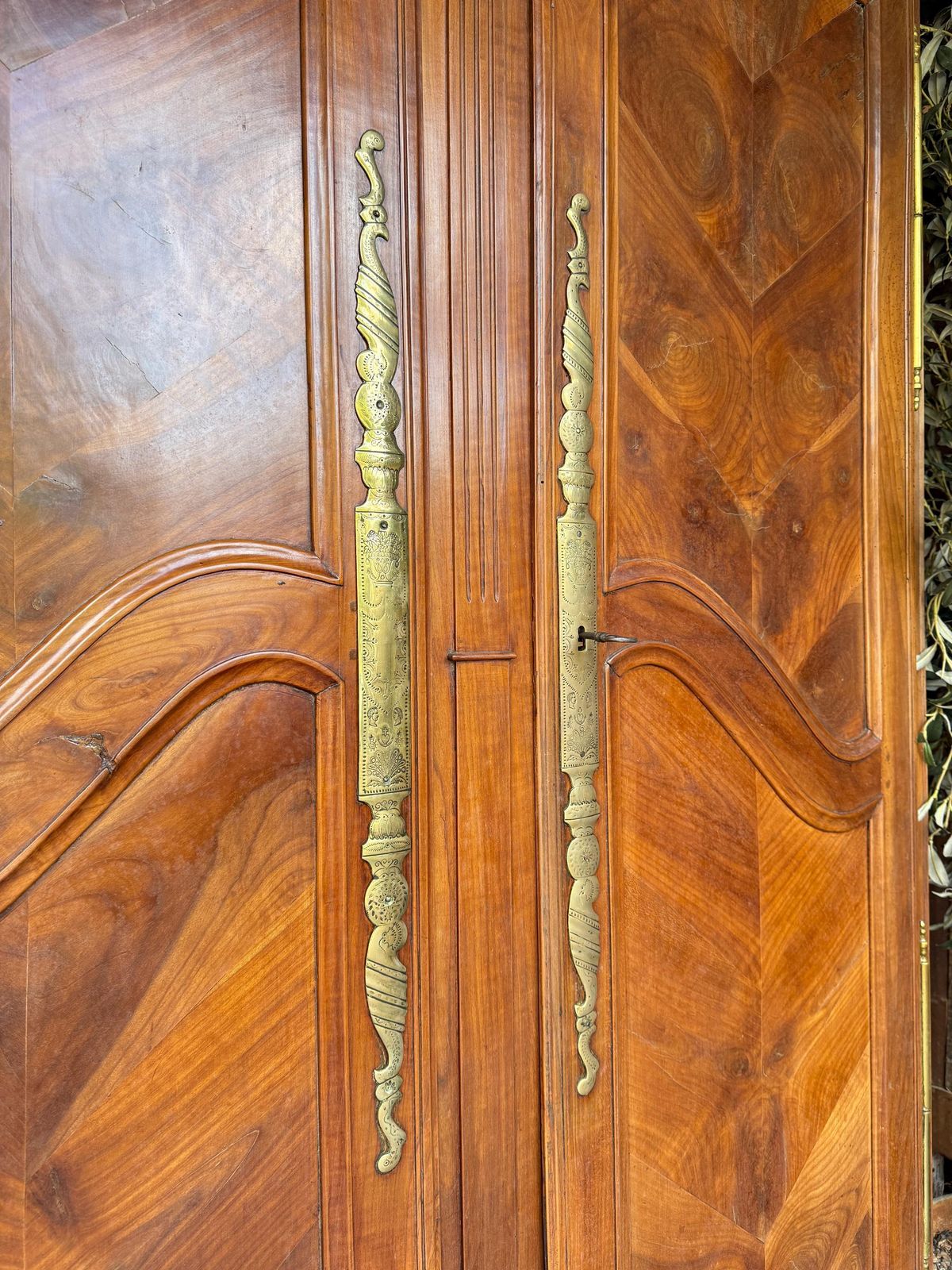 Imposing Antique French Cherrywood Armoire photo vinterior