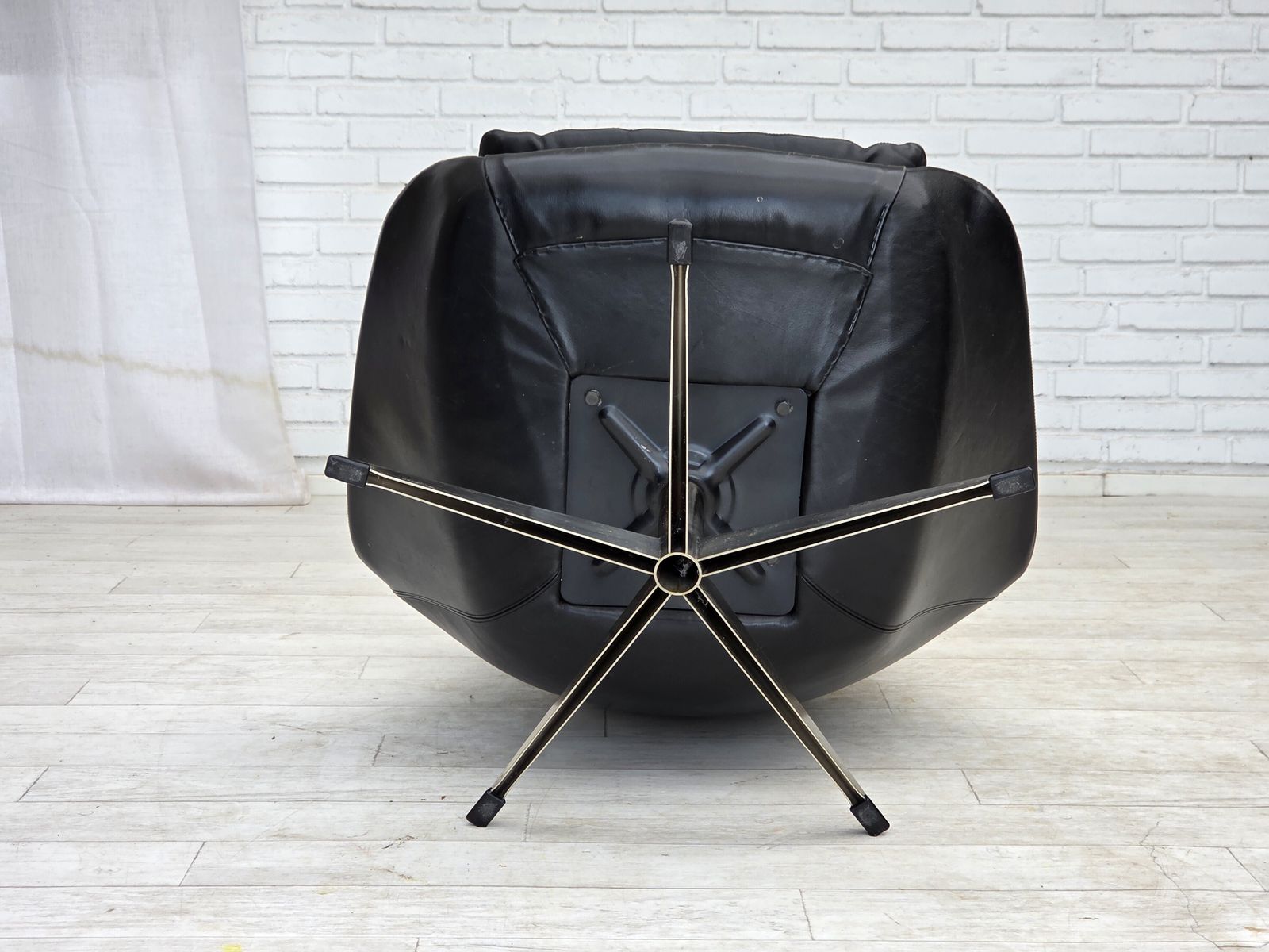 photo for sale 1970s, Danish Swivel Chair By H.W.Klein For Bramin Møbler, Furniture Leather.
