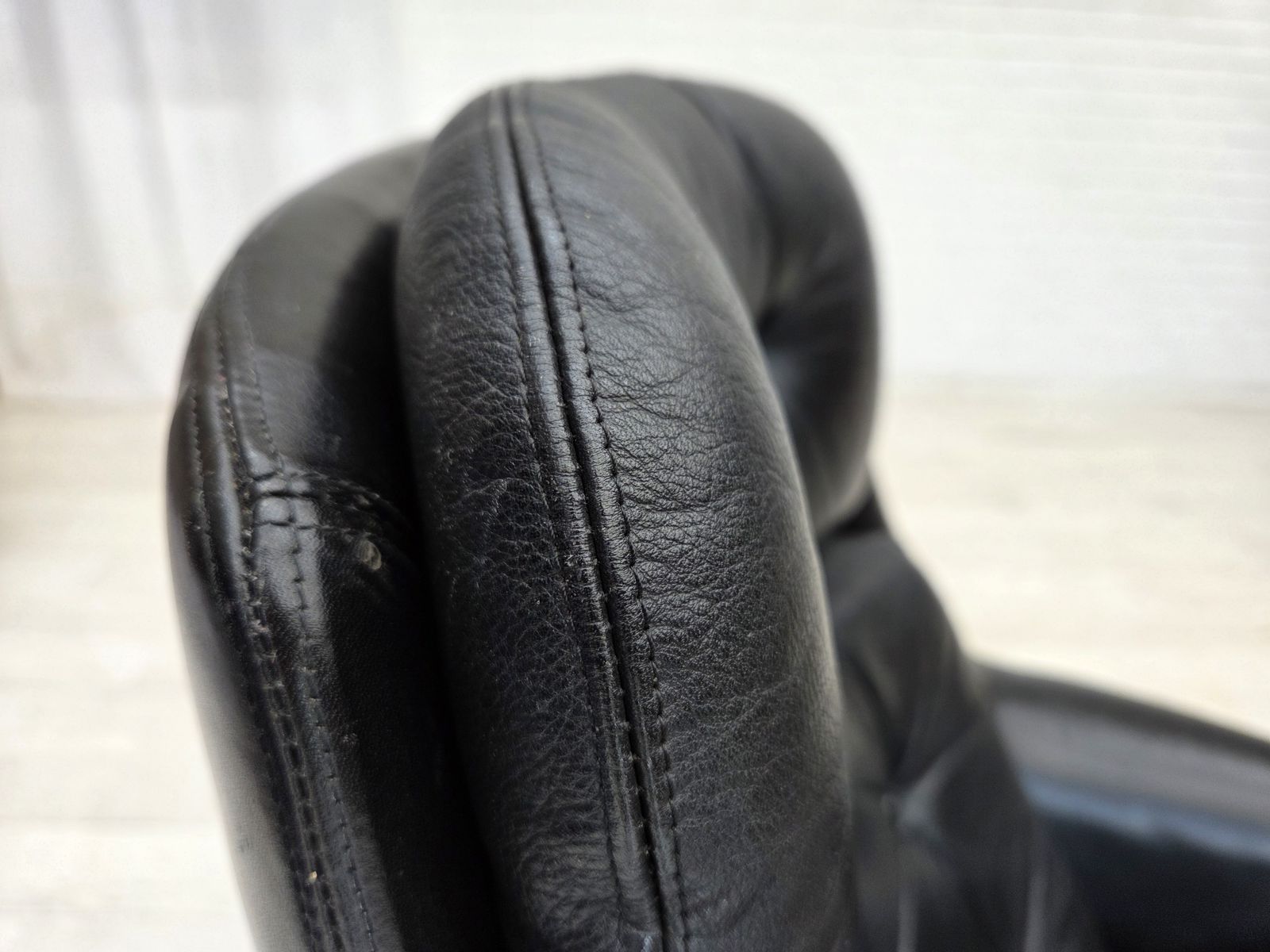 Furniture 1970s, Danish Swivel Chair By H.W.Klein For Bramin Møbler, Furniture Leather. photo
