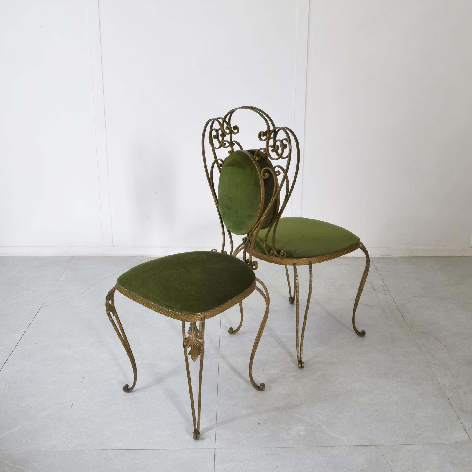 Pier Luigi Colli Set Of Two Chairs In Wrought Iron And Velvet 1950s photo vinterior