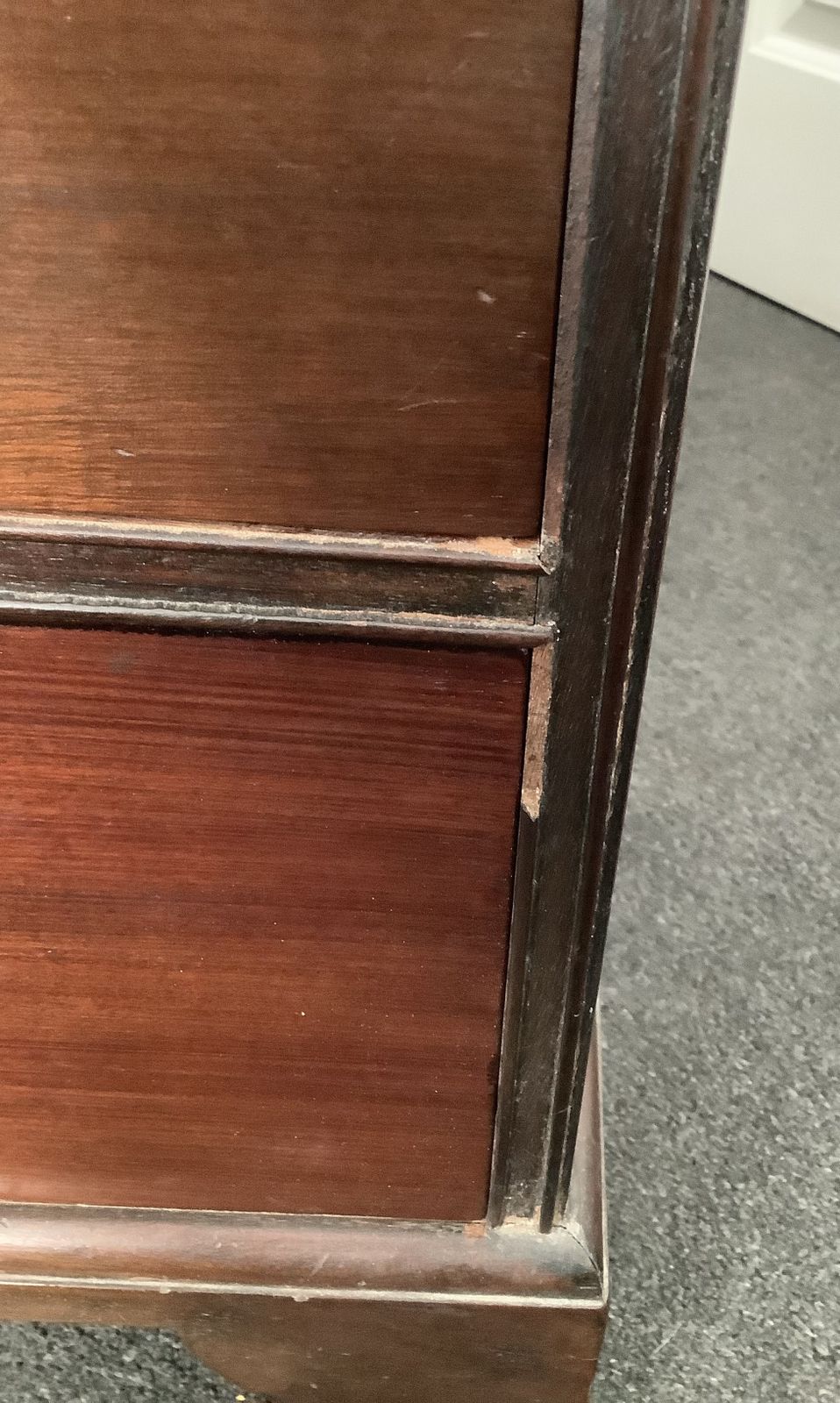Mahogany Bachelors Chest Of 2 Over 3 Drawers In The Georgian Style. photo 475.0