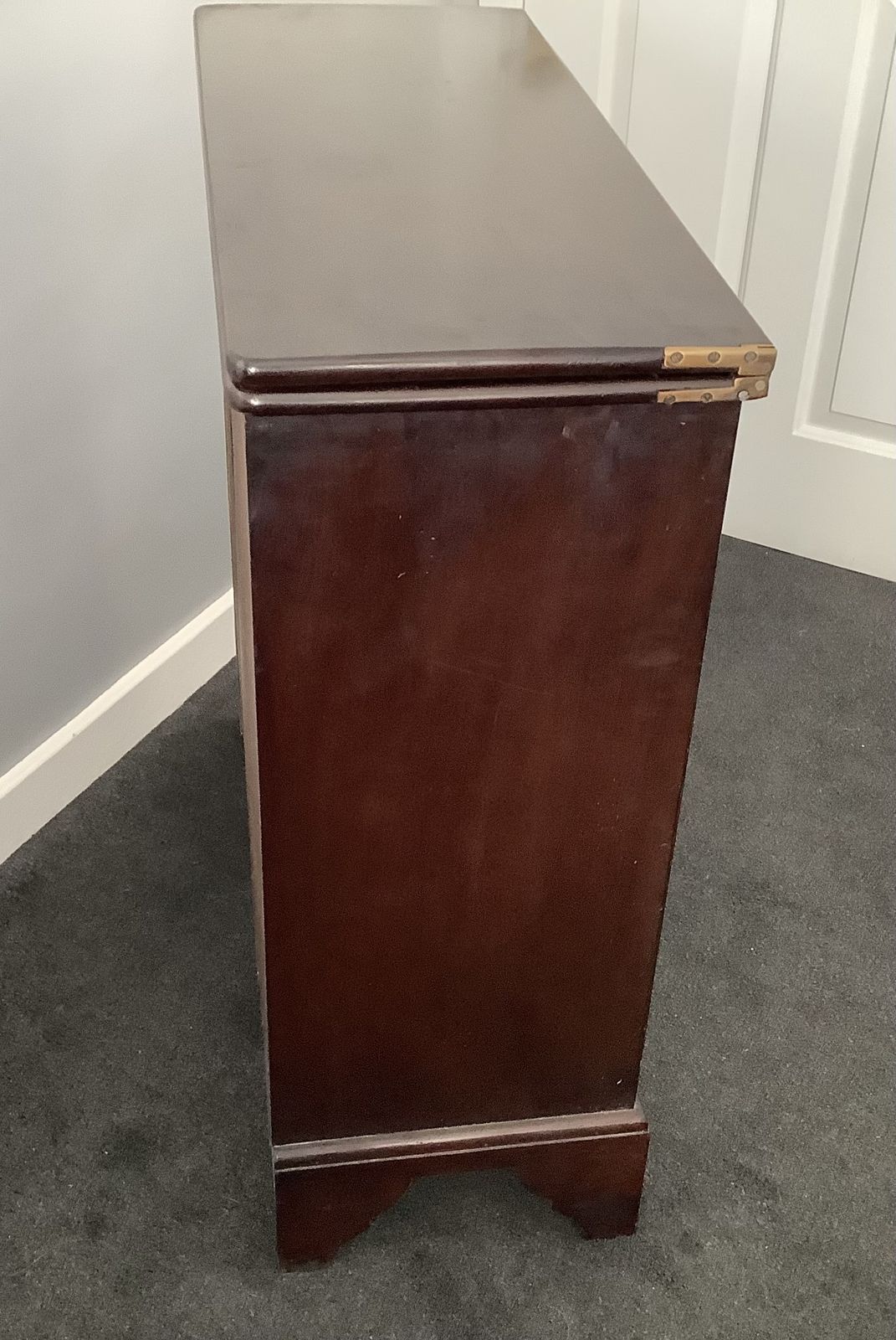 photo for sale Mahogany Bachelors Chest Of 2 Over 3 Drawers In The Georgian Style.