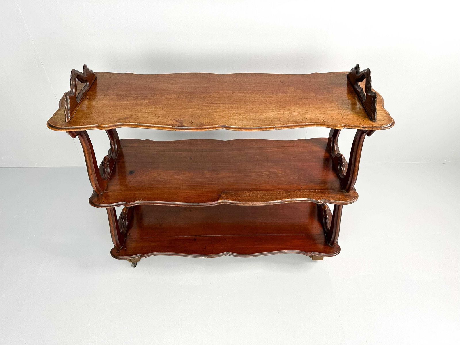Antique Mahogany Veneer 3 Tier étagère On Wheels – 19th Century photo Furniture