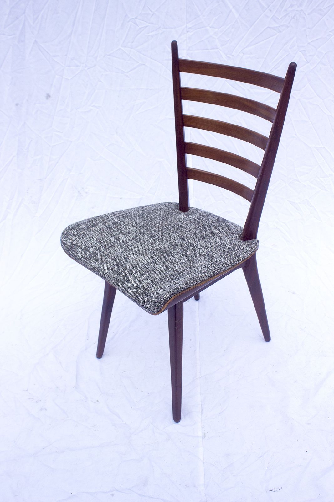 photo furniture Charming Set Of 4 Vintage Cees Braakman Pastoe Dining Chairs – 1960s Slatted Backs In Gray Tweed