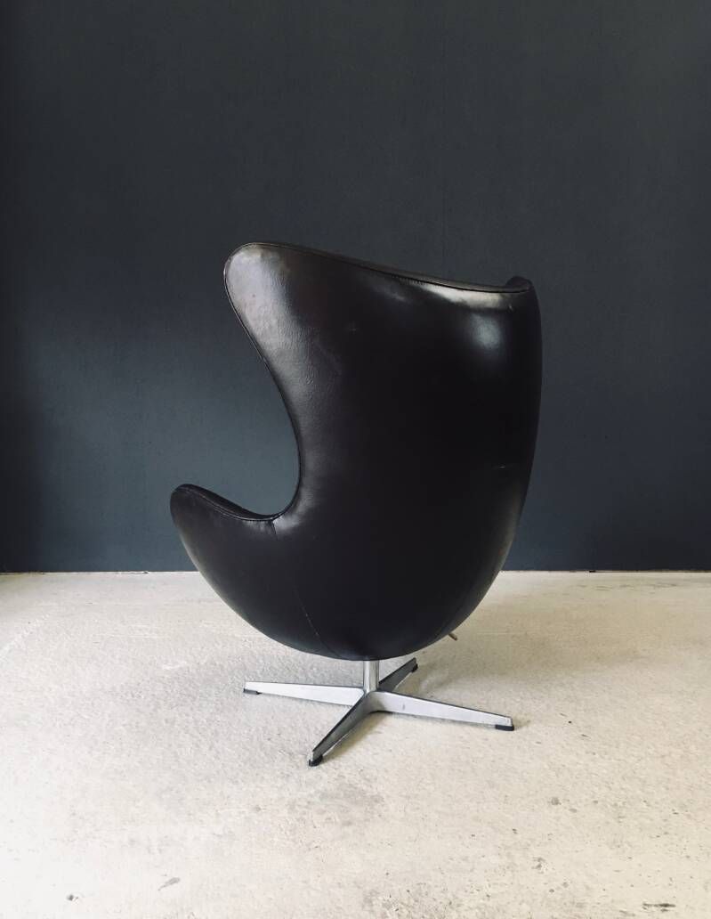 Mid Century Modern Scandinavische Design Leren Egg Chair Van Arne Jacobsen, Denemarken, Jaren 1970 photo vinterior