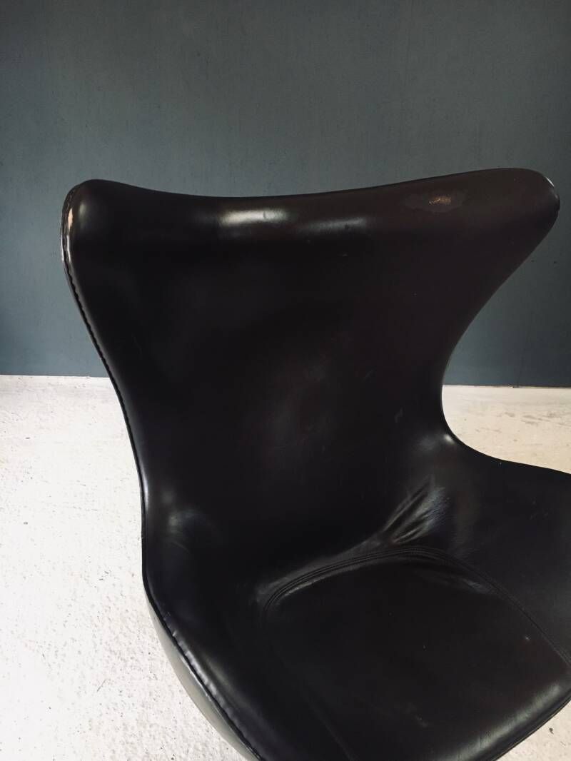 photo for sale Mid Century Modern Scandinavische Design Leren Egg Chair Van Arne Jacobsen, Denemarken, Jaren 1970