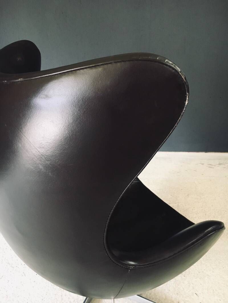 photo vintage Mid Century Modern Scandinavische Design Leren Egg Chair Van Arne Jacobsen, Denemarken, Jaren 1970