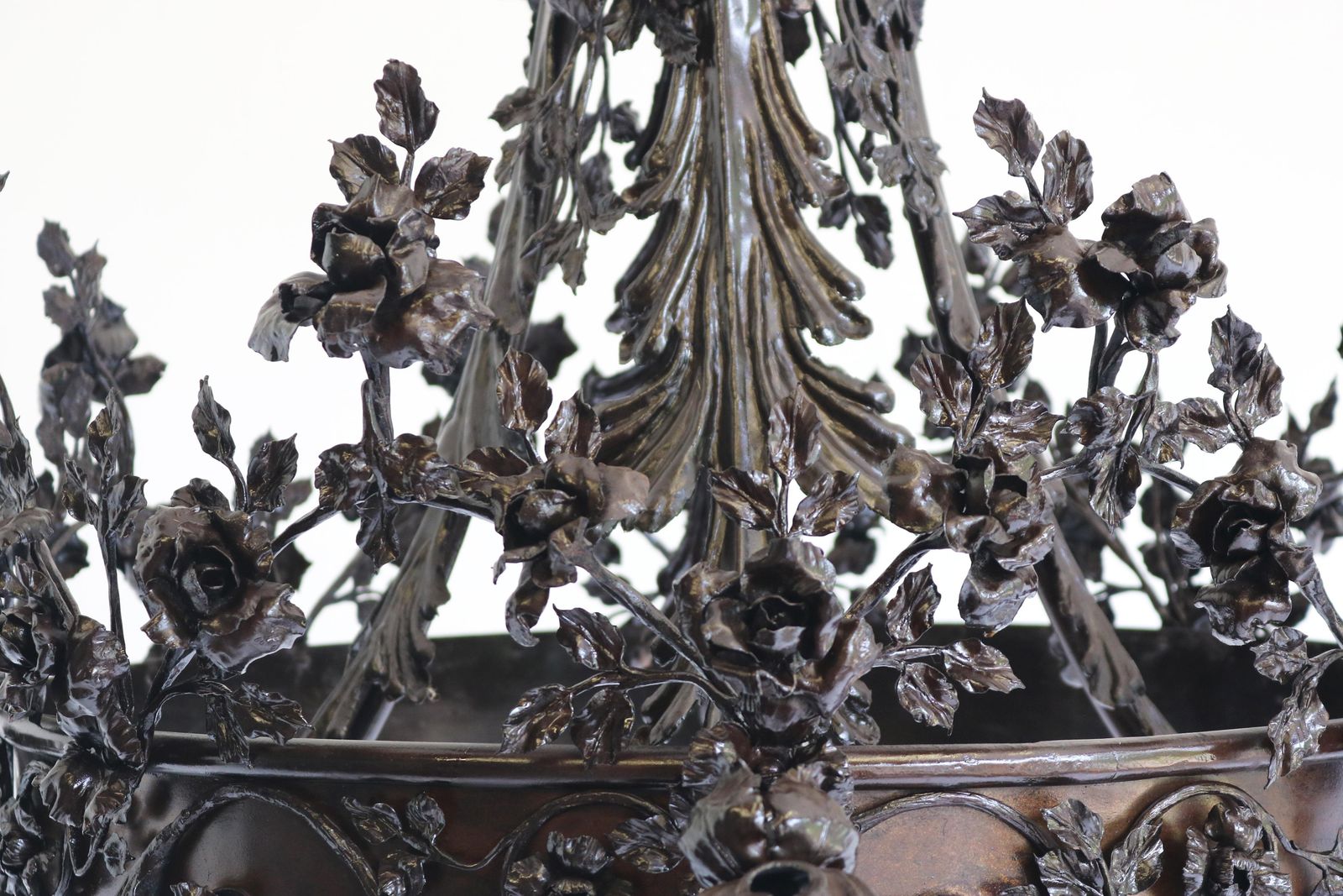Monumentale Arts And Crafts Smeedijzeren Kroonluchter, Toegeschreven Aan Louis Van Boeckel photo buy