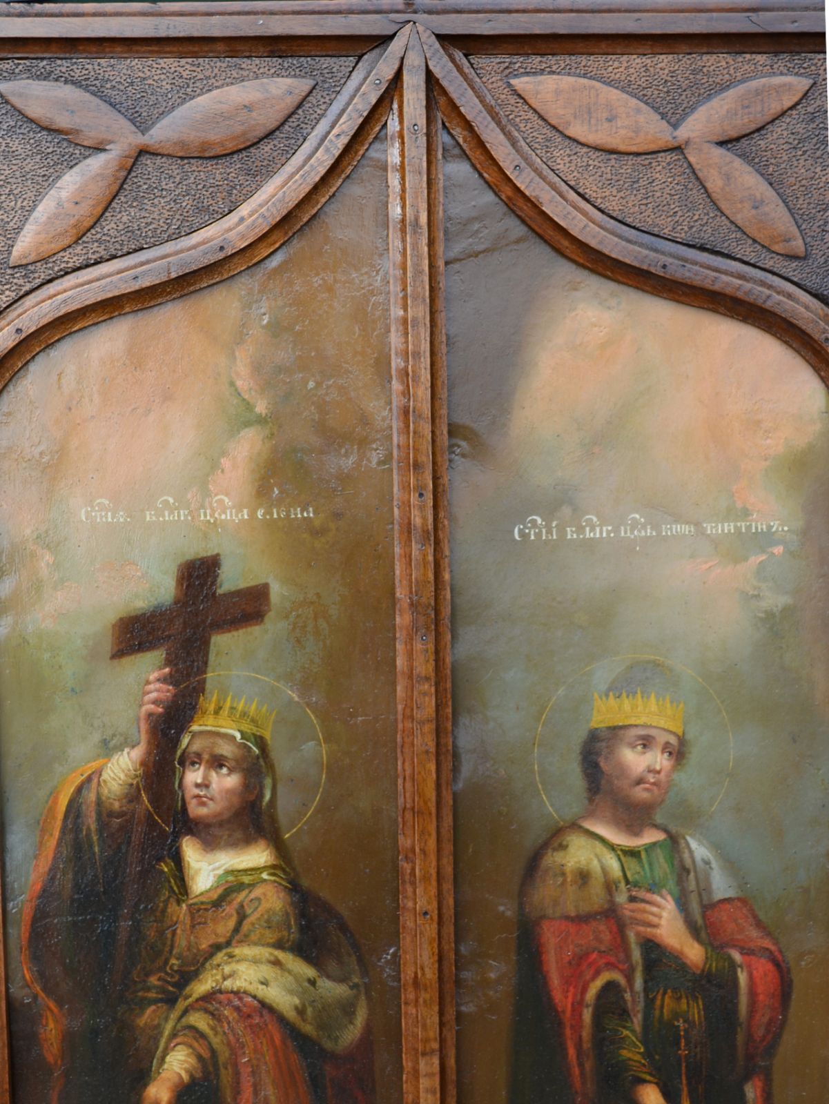 Rare Early Russian Icon Paintings On Copper Set In A Gothic Arts & Crafts Frame photo vinterior