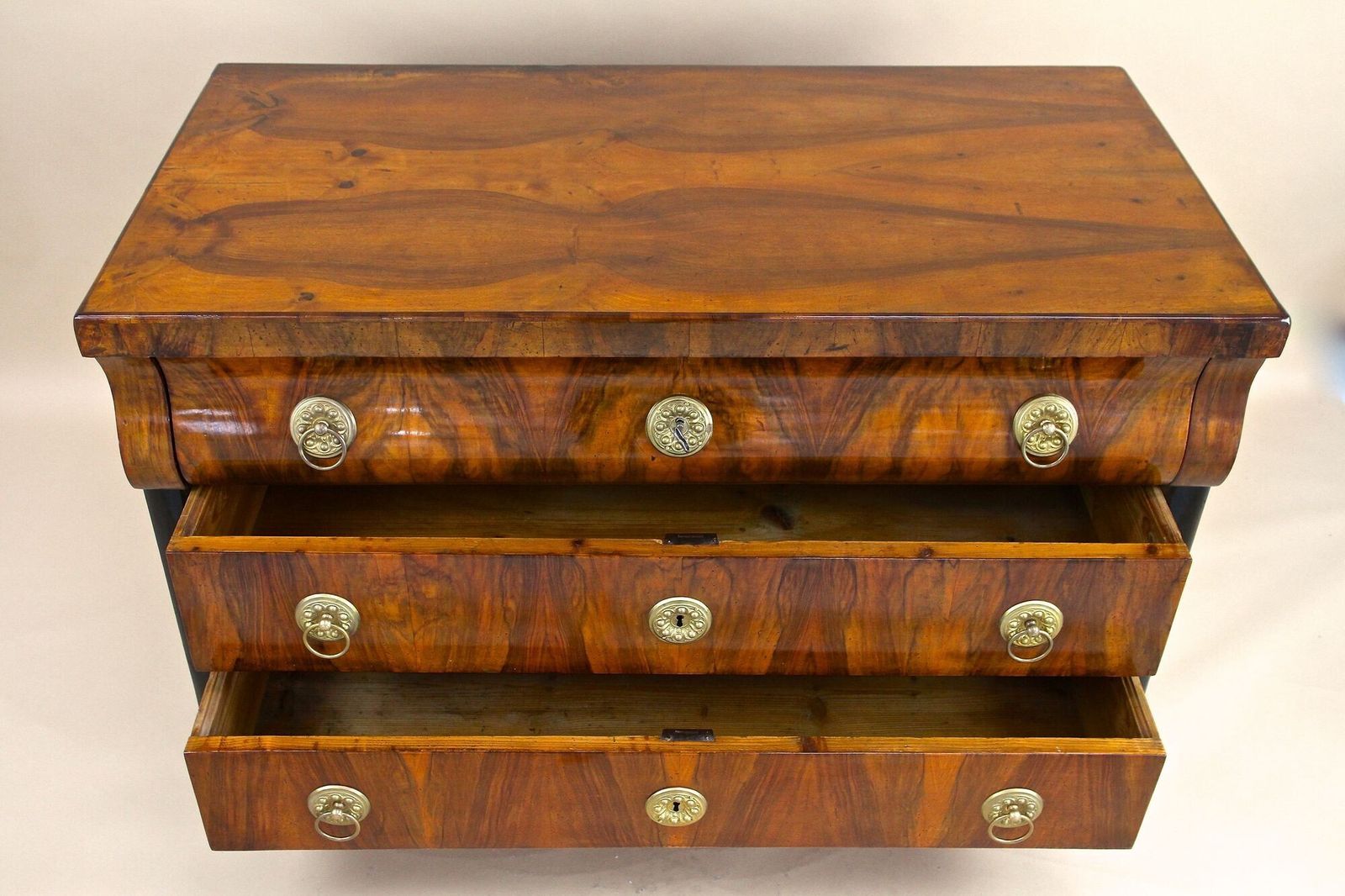 19th Century Biedermeier Chest Of Drawers/ Commmode, Hand Polished, At Ca. 1825 photo vinterior