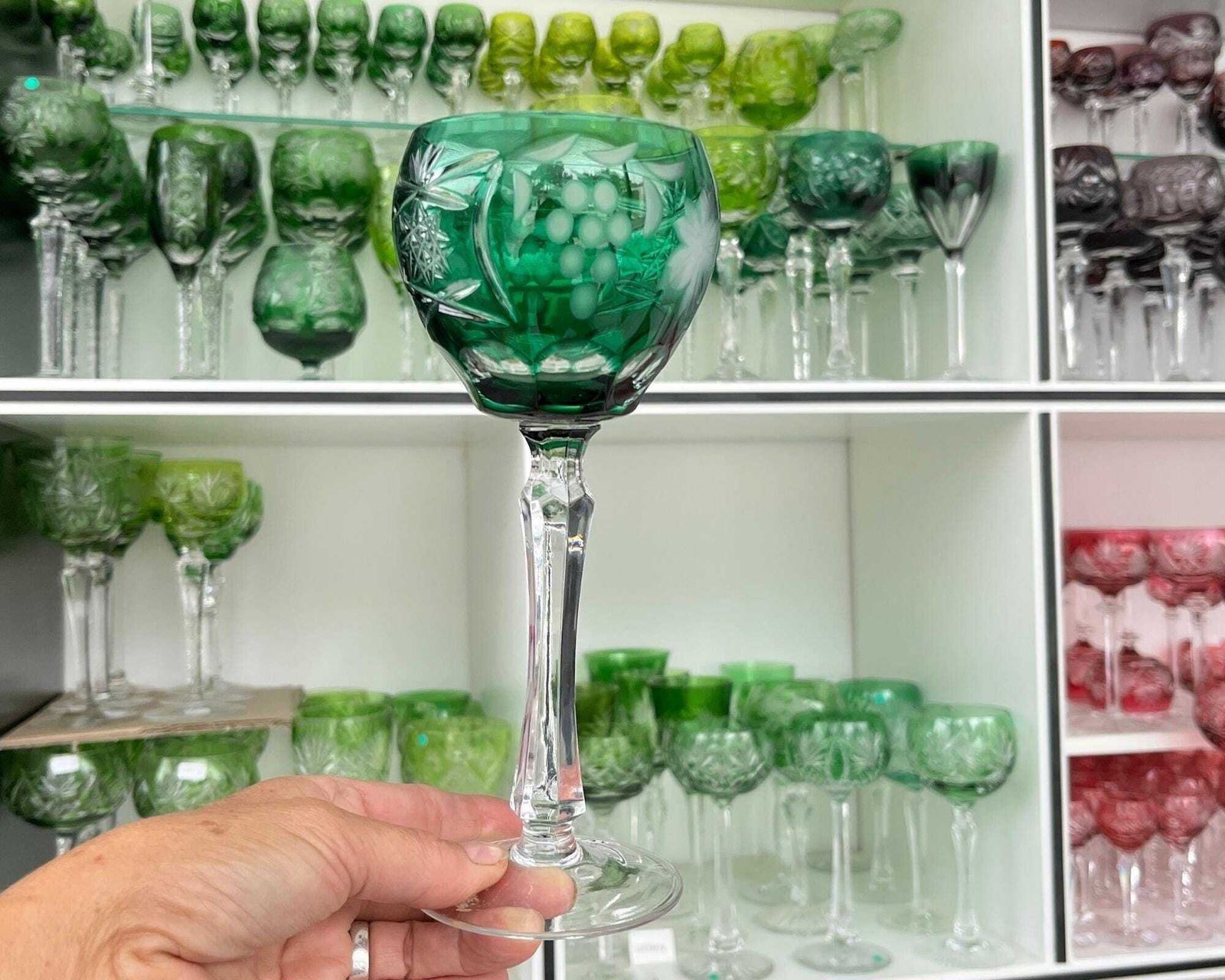 Vintage Kristallen Wijnglazen | 6 Stuks | Duits Overlay Kristal | Druivenpatroon photo furniture