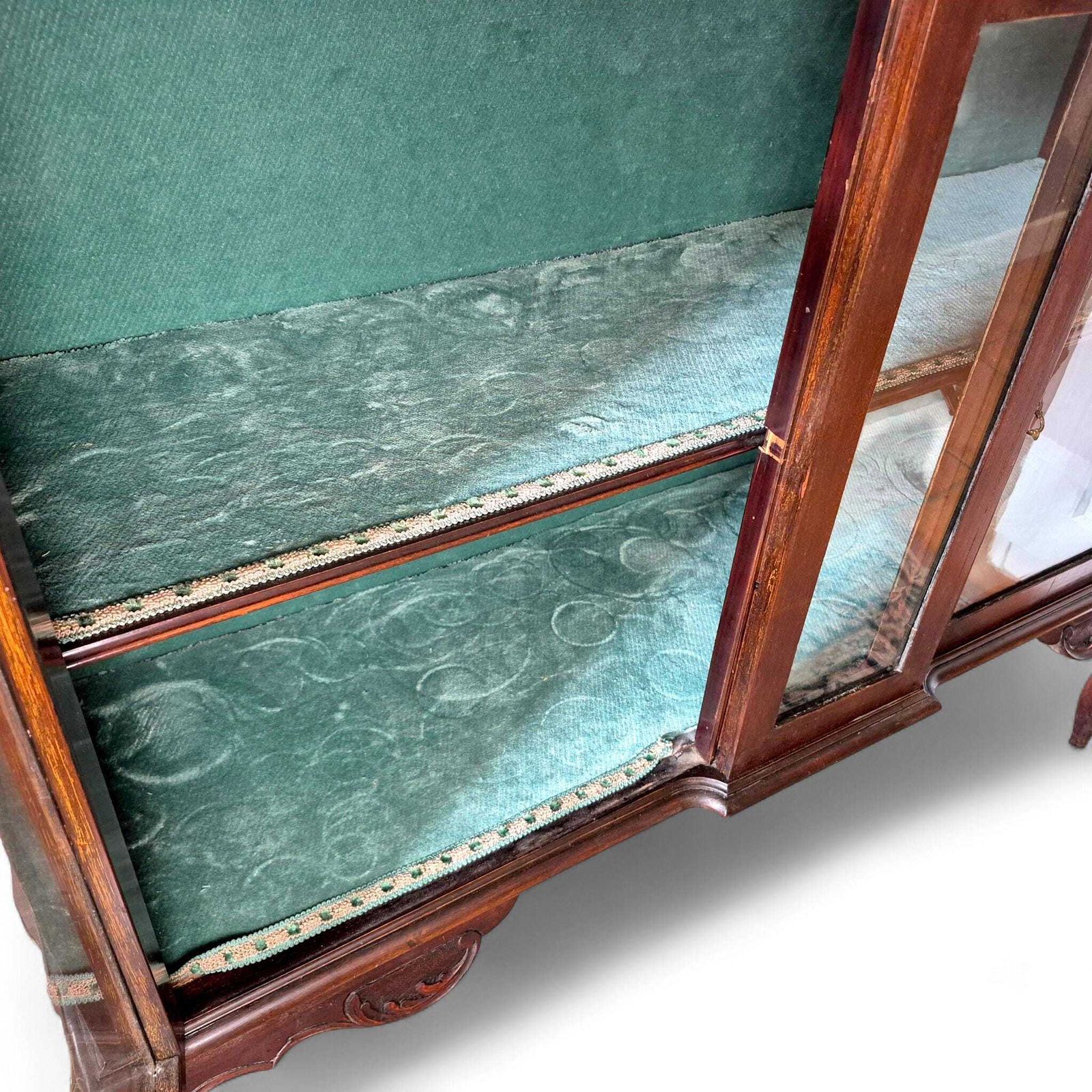 Vintage Chippendale Style Narrow Mahogany Display Cabinet – Early 20th Century Lockable Cupboard photo vintage