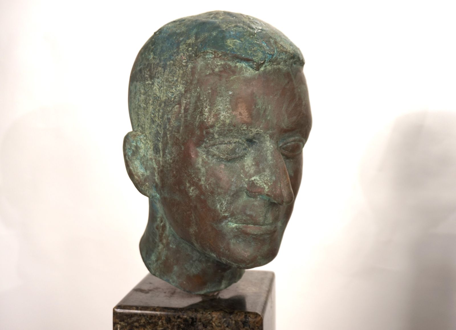 Set Of Two Bronze Busts On Granite Steles By A Student Of Georg Kolbe, 1925 photo buy