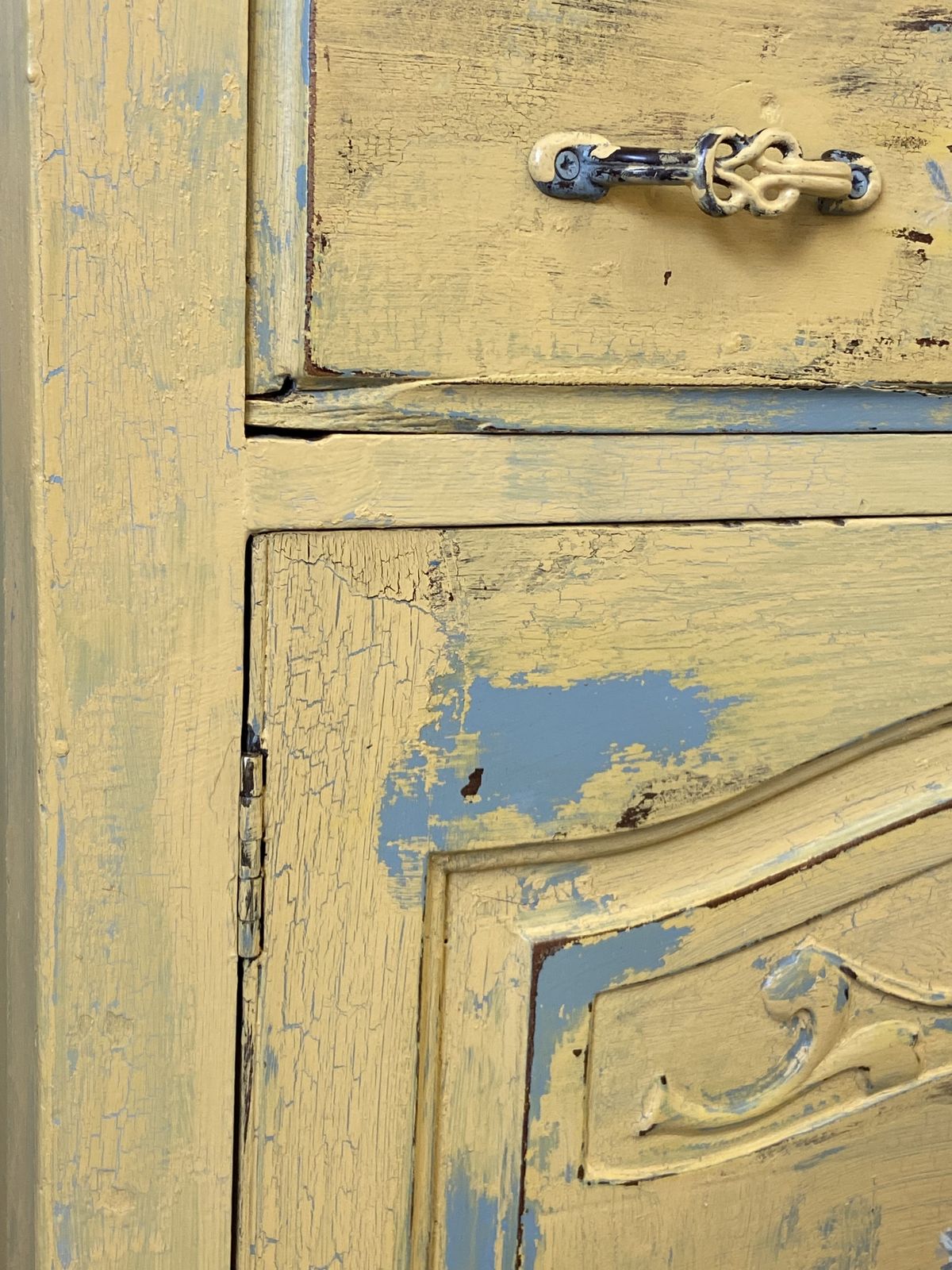 Sideboard Yellow With Blue Roses photo vintage