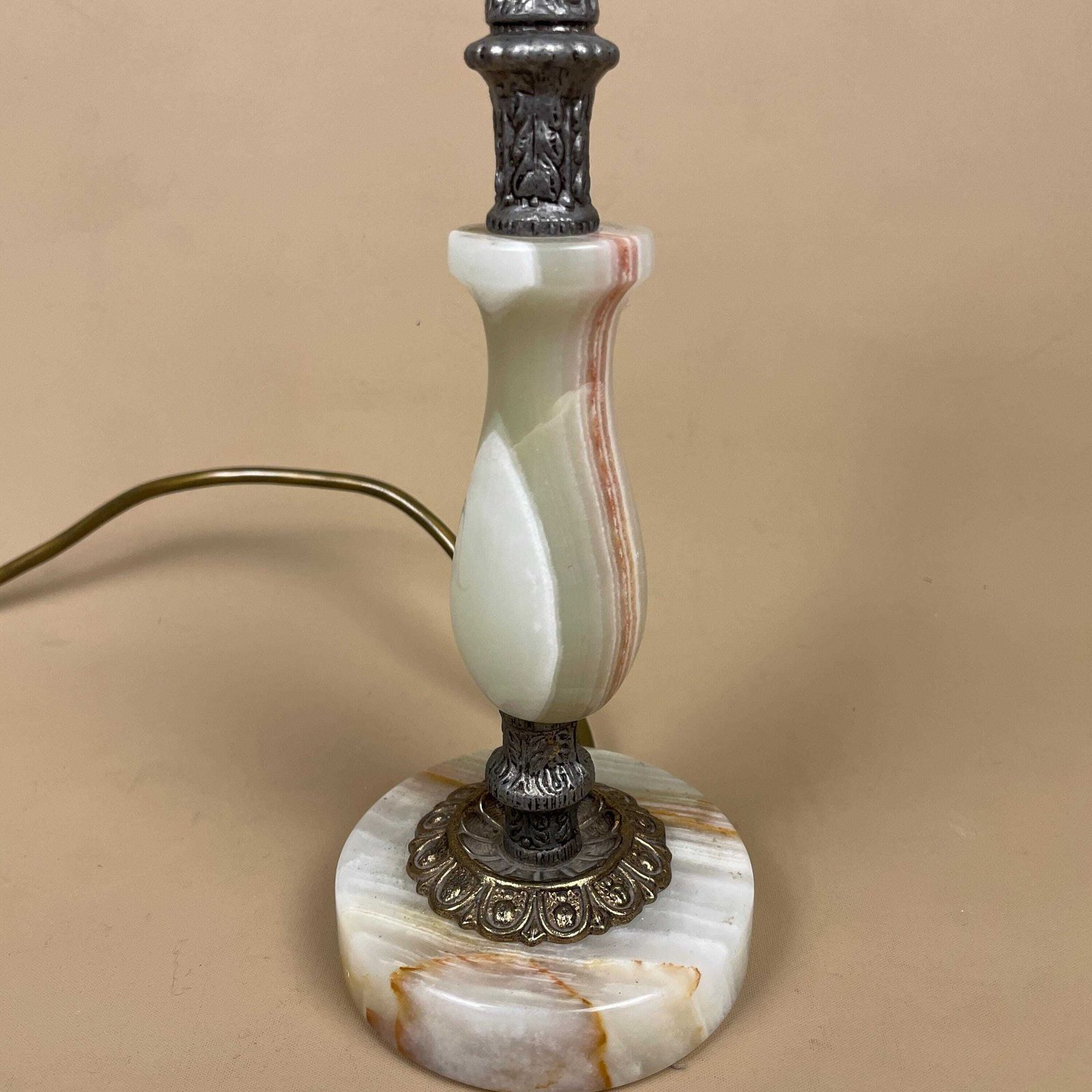 Antique Green Onyx Marble Lamp Light Bedside Brass Gold Metal Ornate Vintage Round Base Marbled Pattern Classic Column Natural photo Lighting
