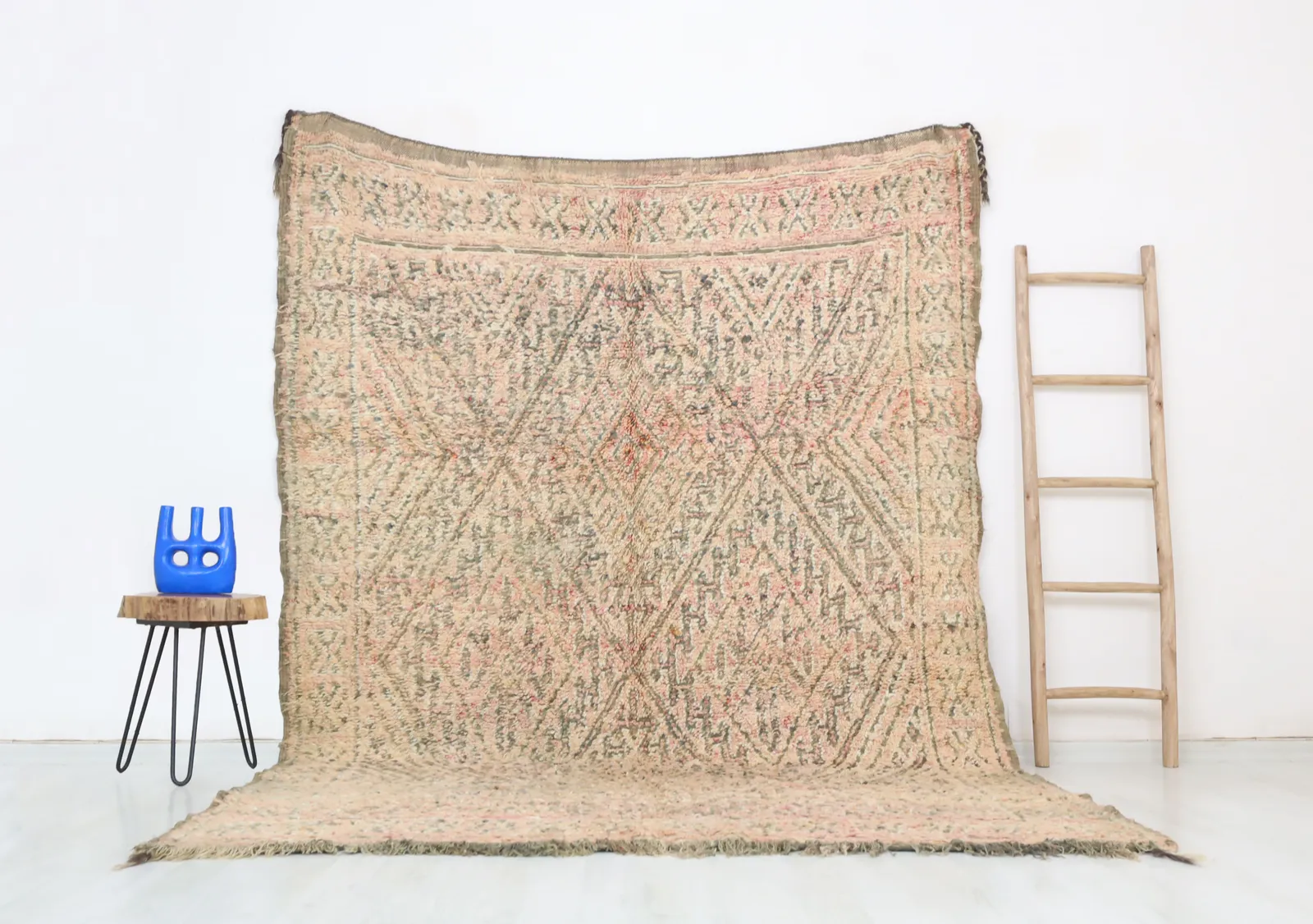 Issem Vintage Moroccan Rug 6'8" X9'6"